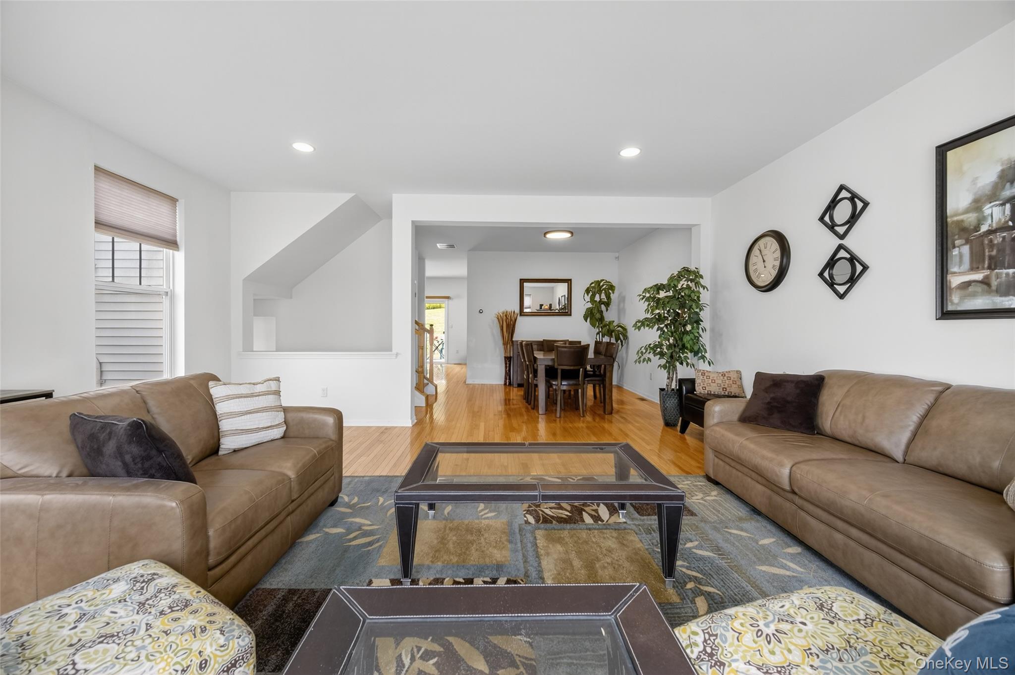 1802 Hawthorn Way, New Windsor, NY 12553