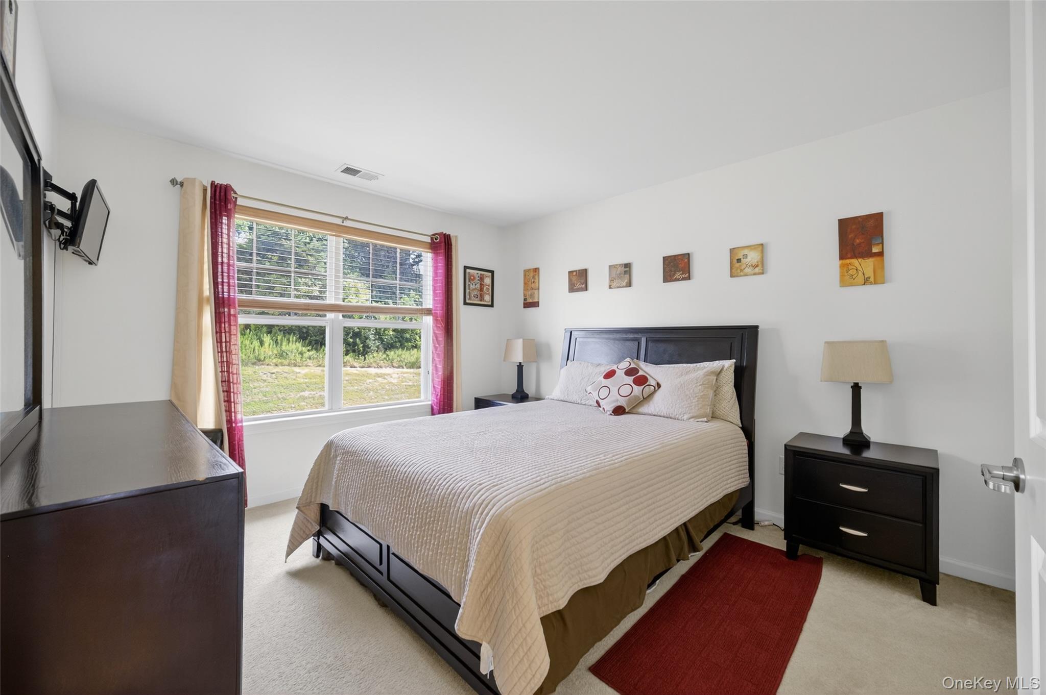 1802 Hawthorn Way, New Windsor, NY 12553