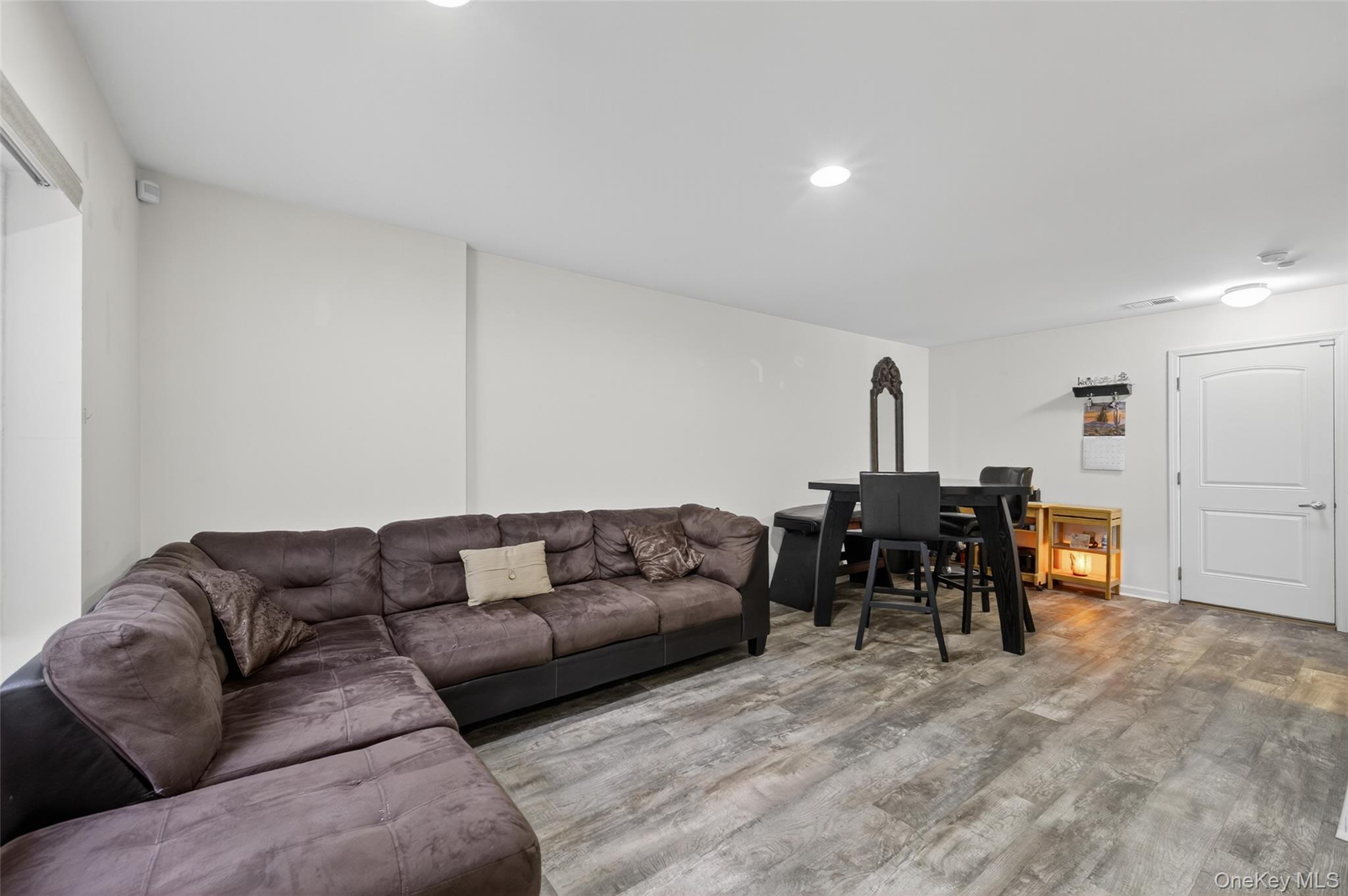 1802 Hawthorn Way, New Windsor, NY 12553