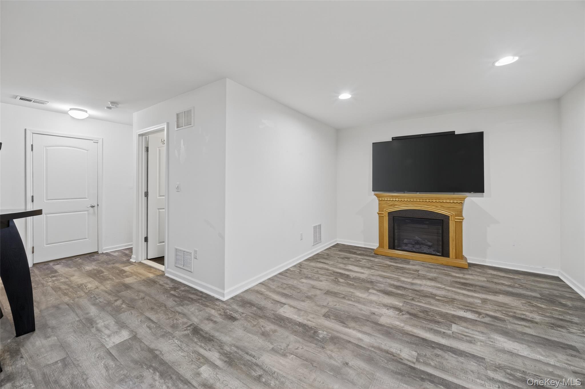 1802 Hawthorn Way, New Windsor, NY 12553