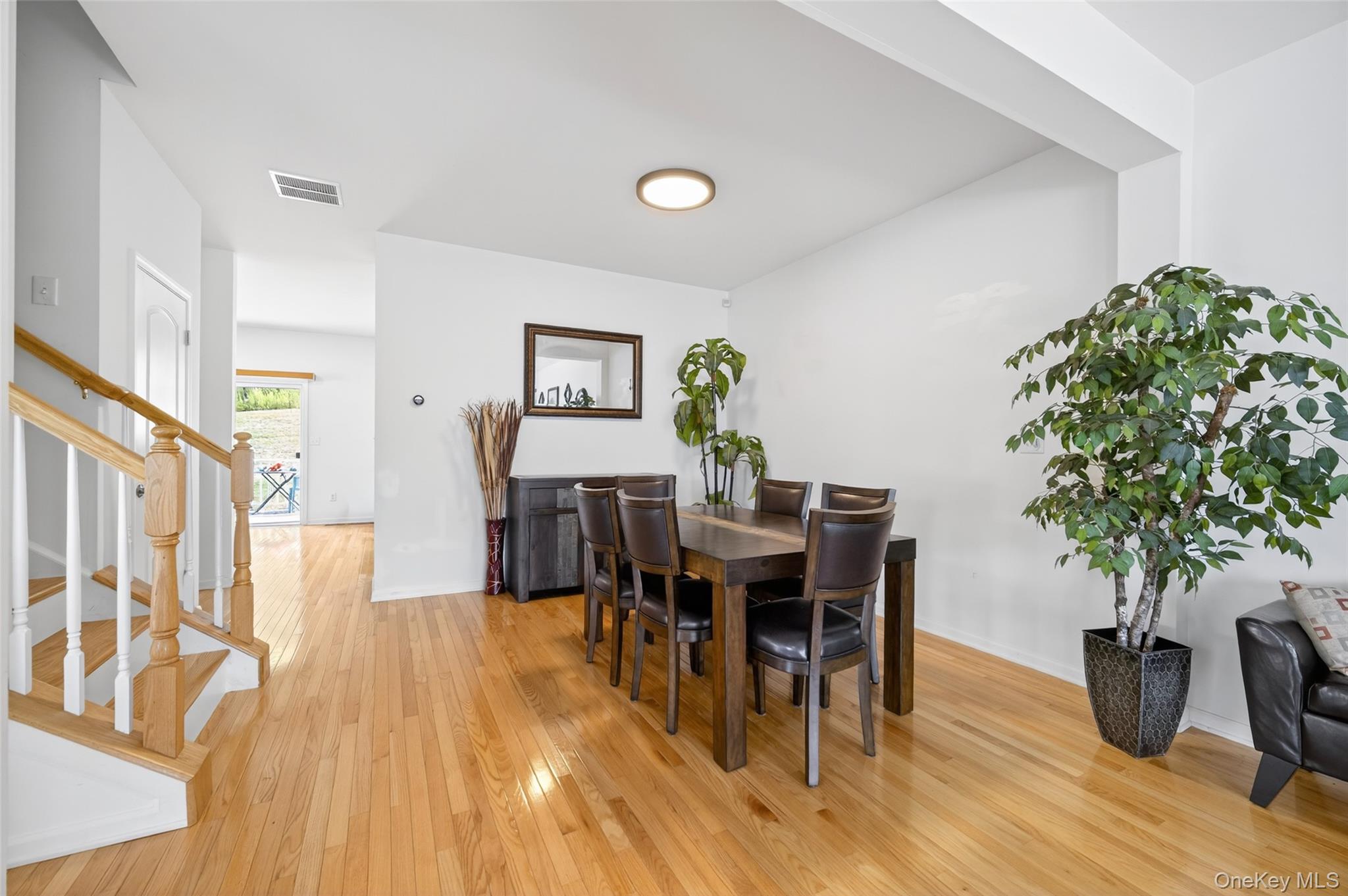 1802 Hawthorn Way, New Windsor, NY 12553