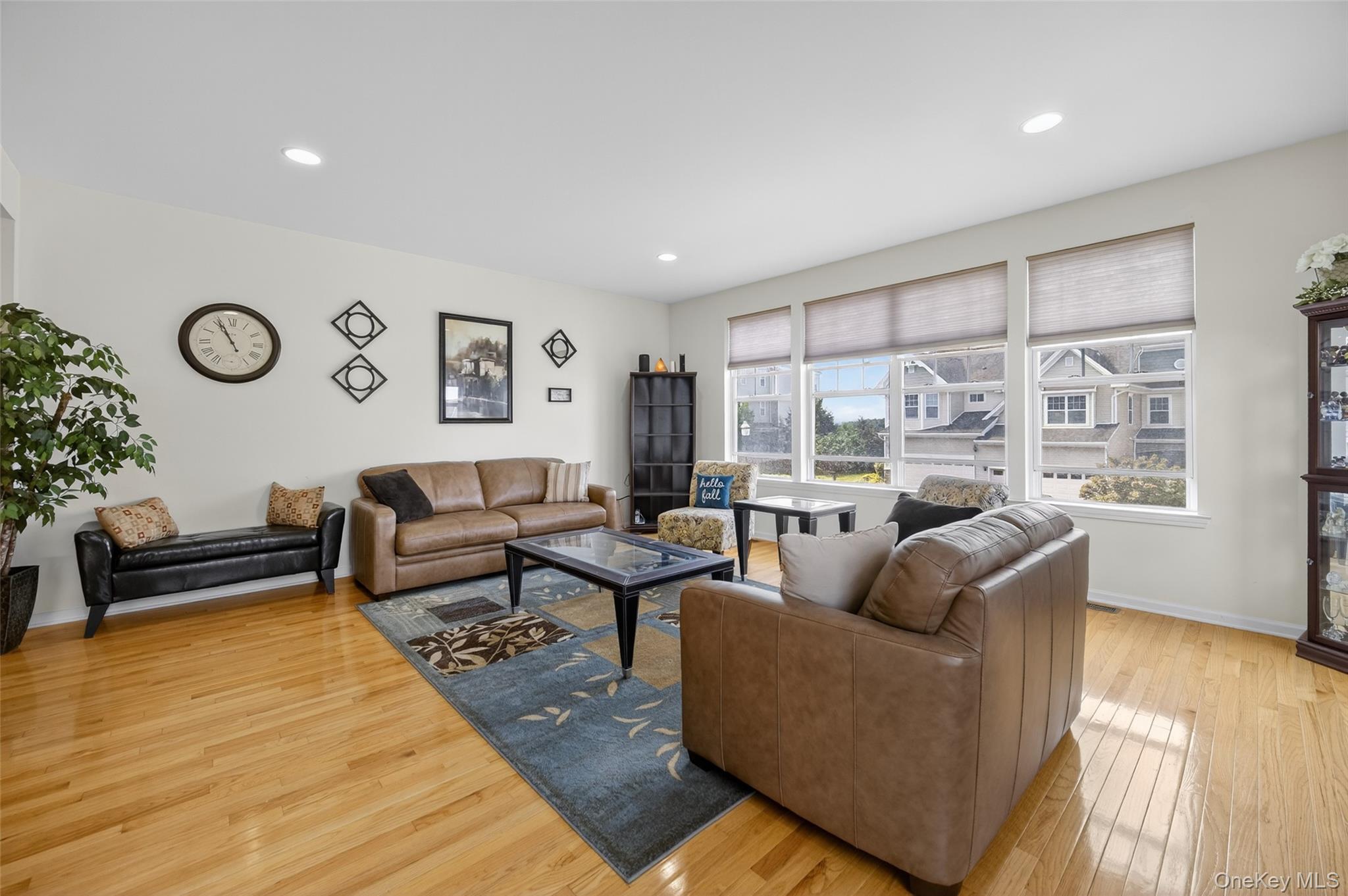 1802 Hawthorn Way, New Windsor, NY 12553