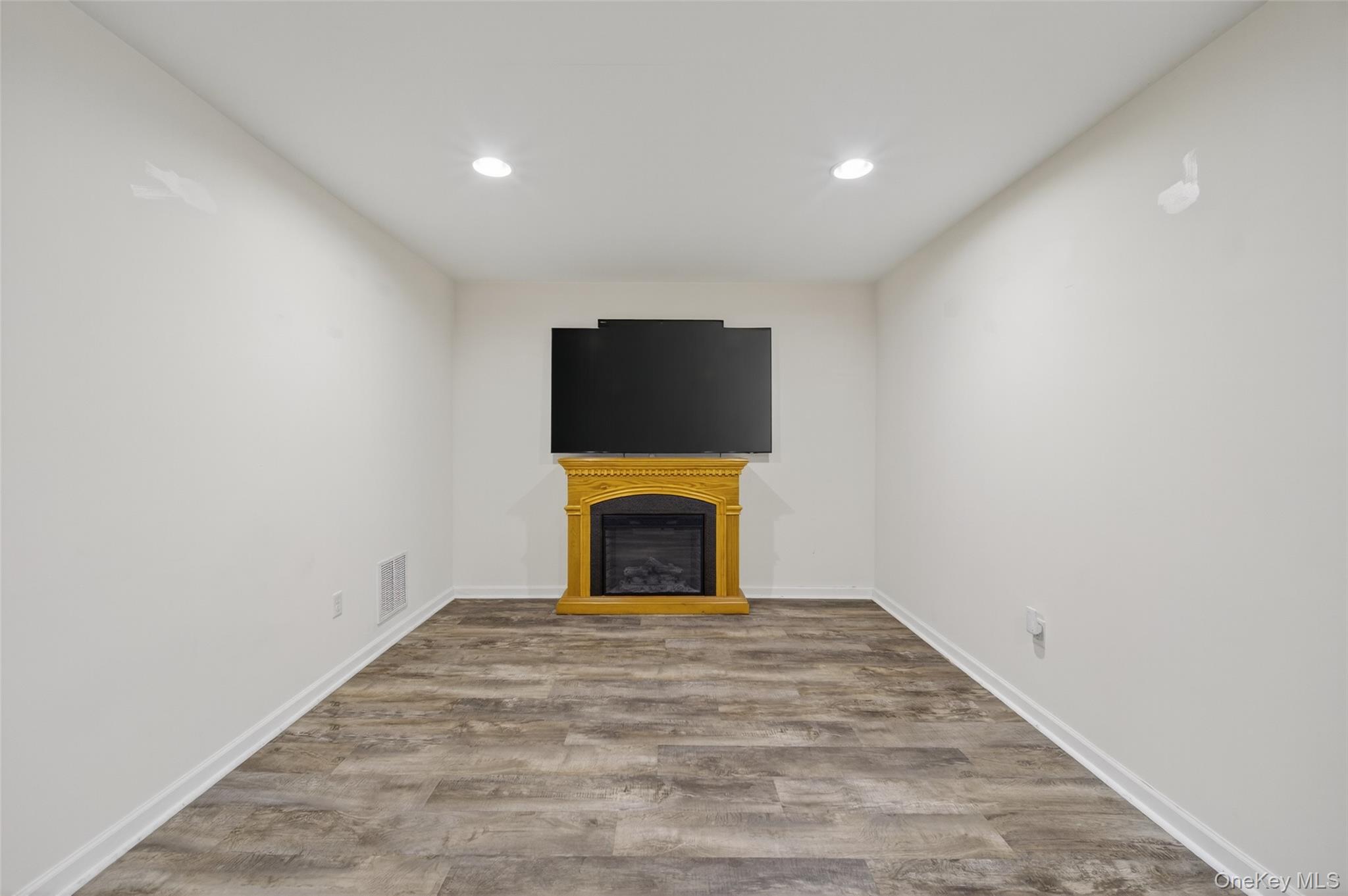 1802 Hawthorn Way, New Windsor, NY 12553