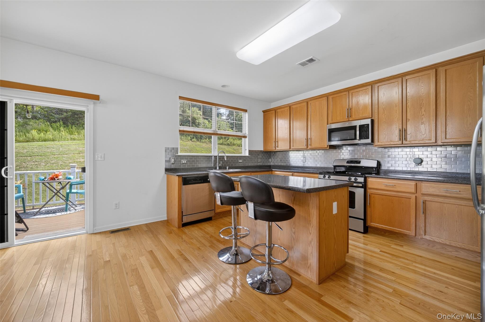 1802 Hawthorn Way, New Windsor, NY 12553