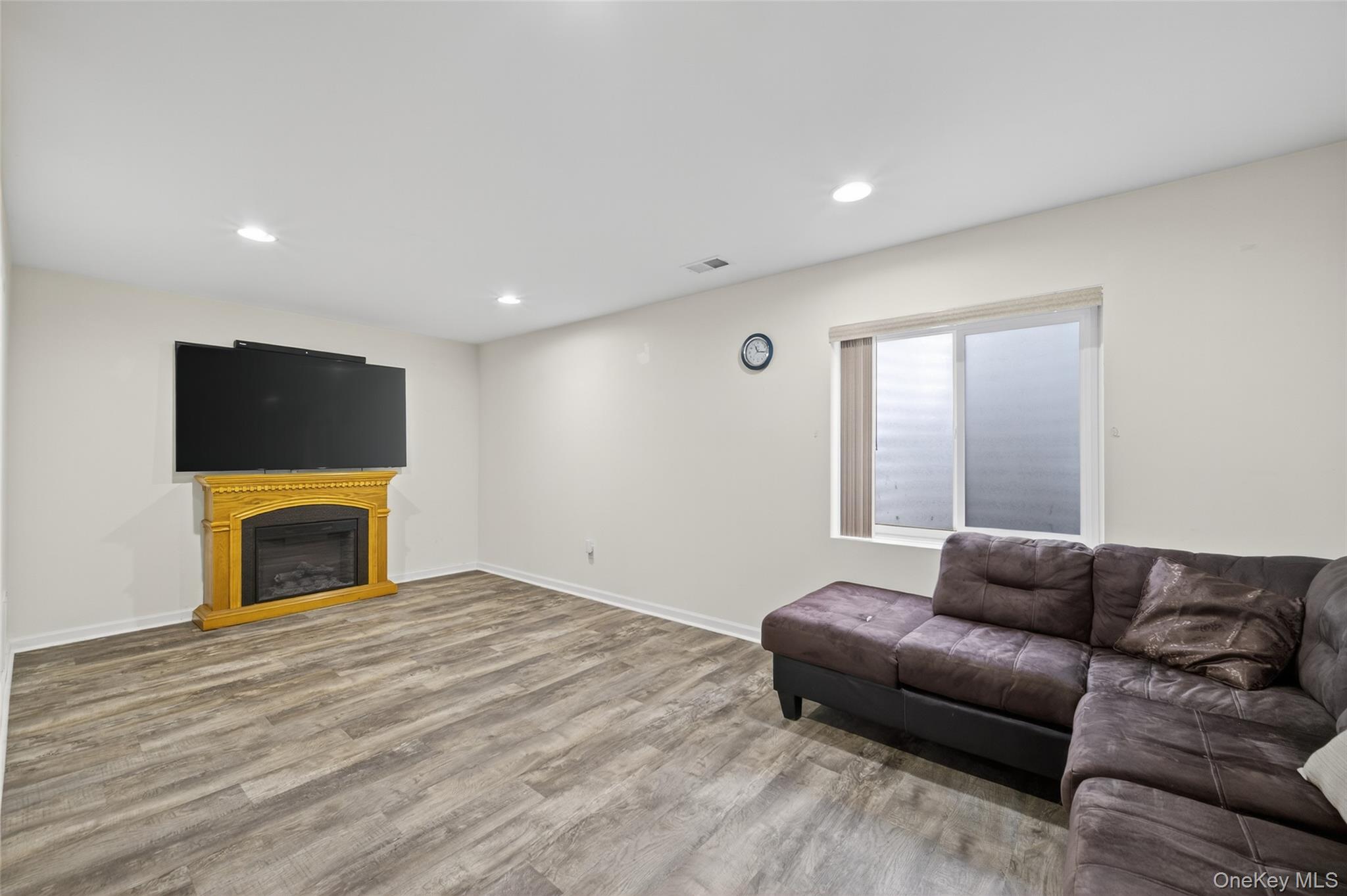 1802 Hawthorn Way, New Windsor, NY 12553