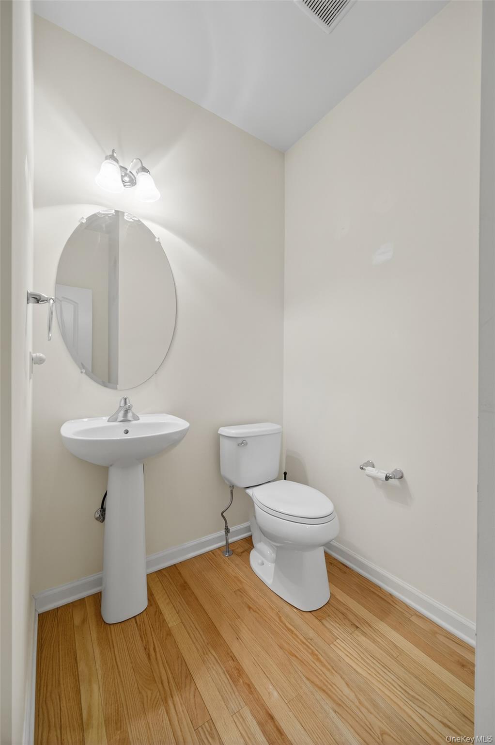 1802 Hawthorn Way, New Windsor, NY 12553