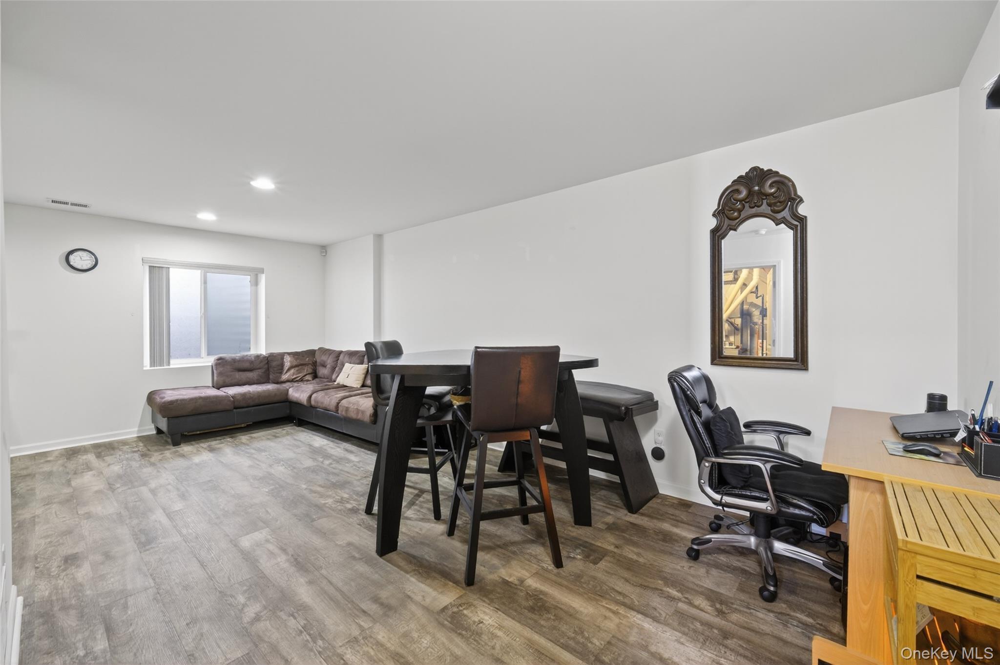 1802 Hawthorn Way, New Windsor, NY 12553