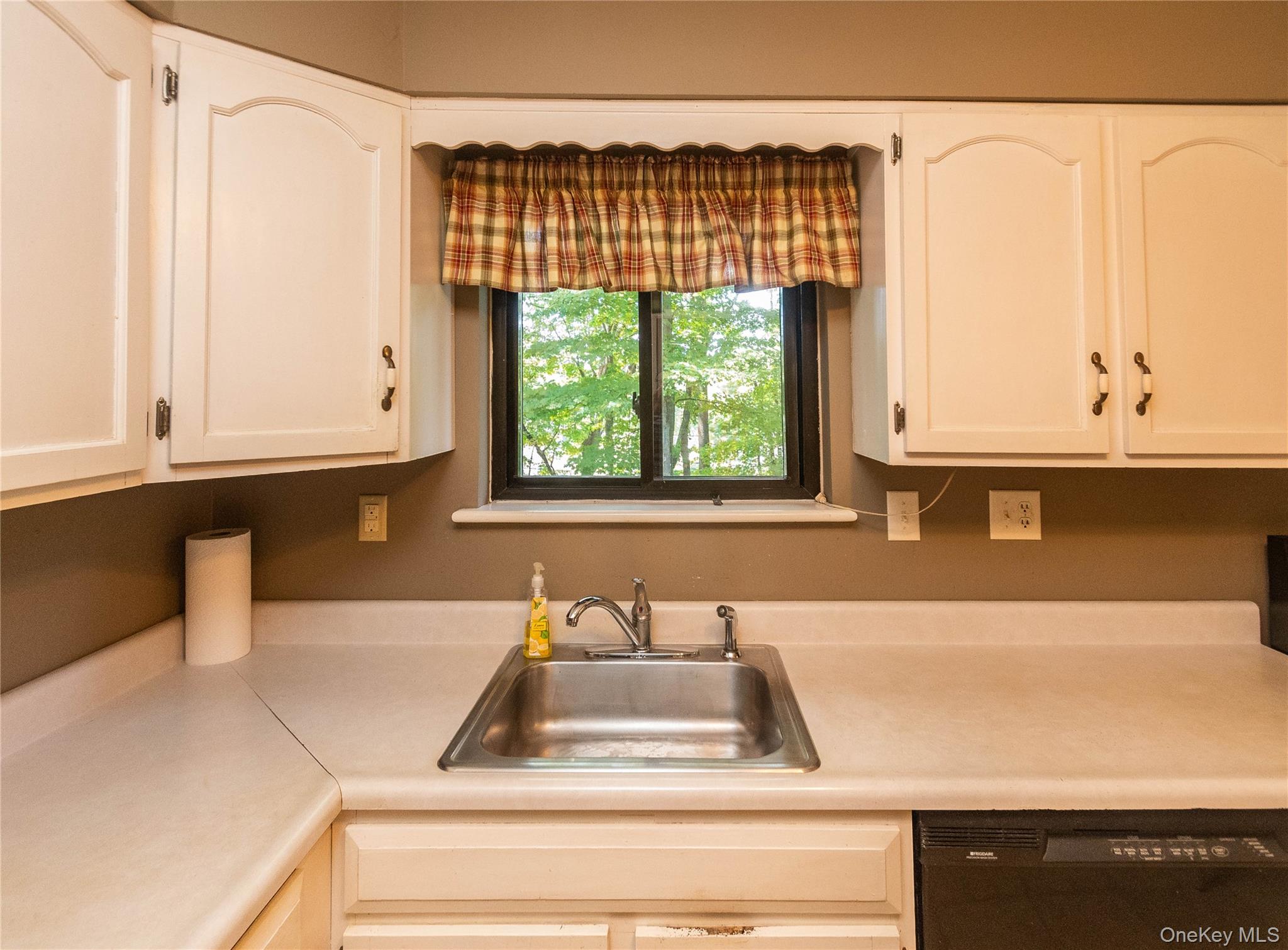 258 Village Court, Kingston, NY 12401