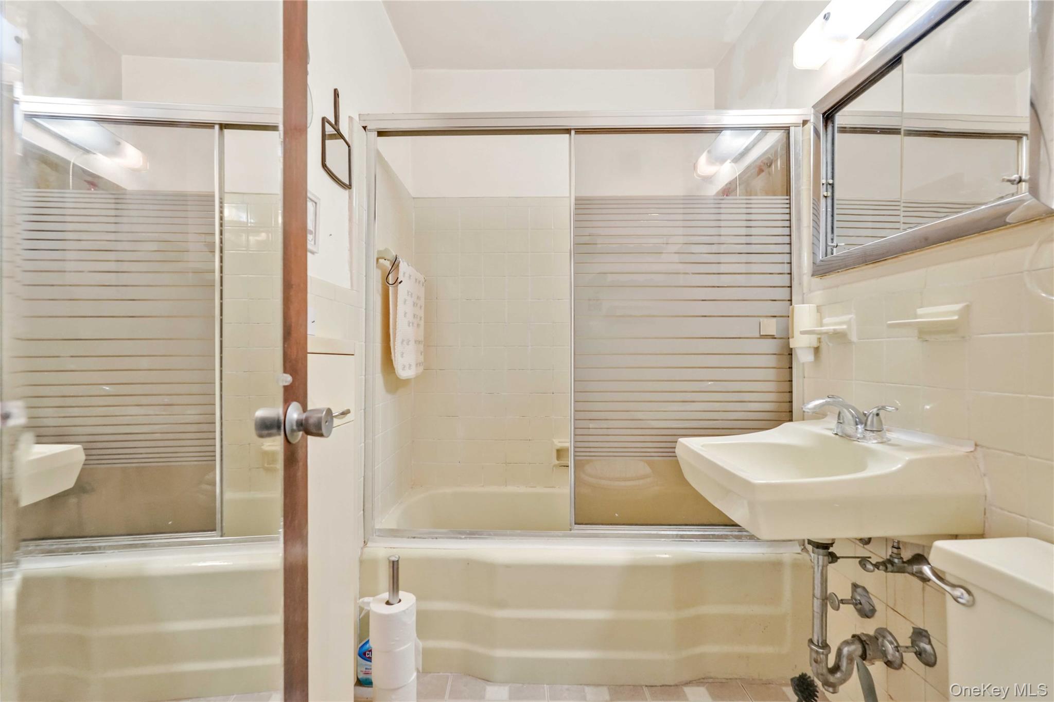 66-36 Yellowstone Boulevard # 10A, Forest Hills, NY 11375