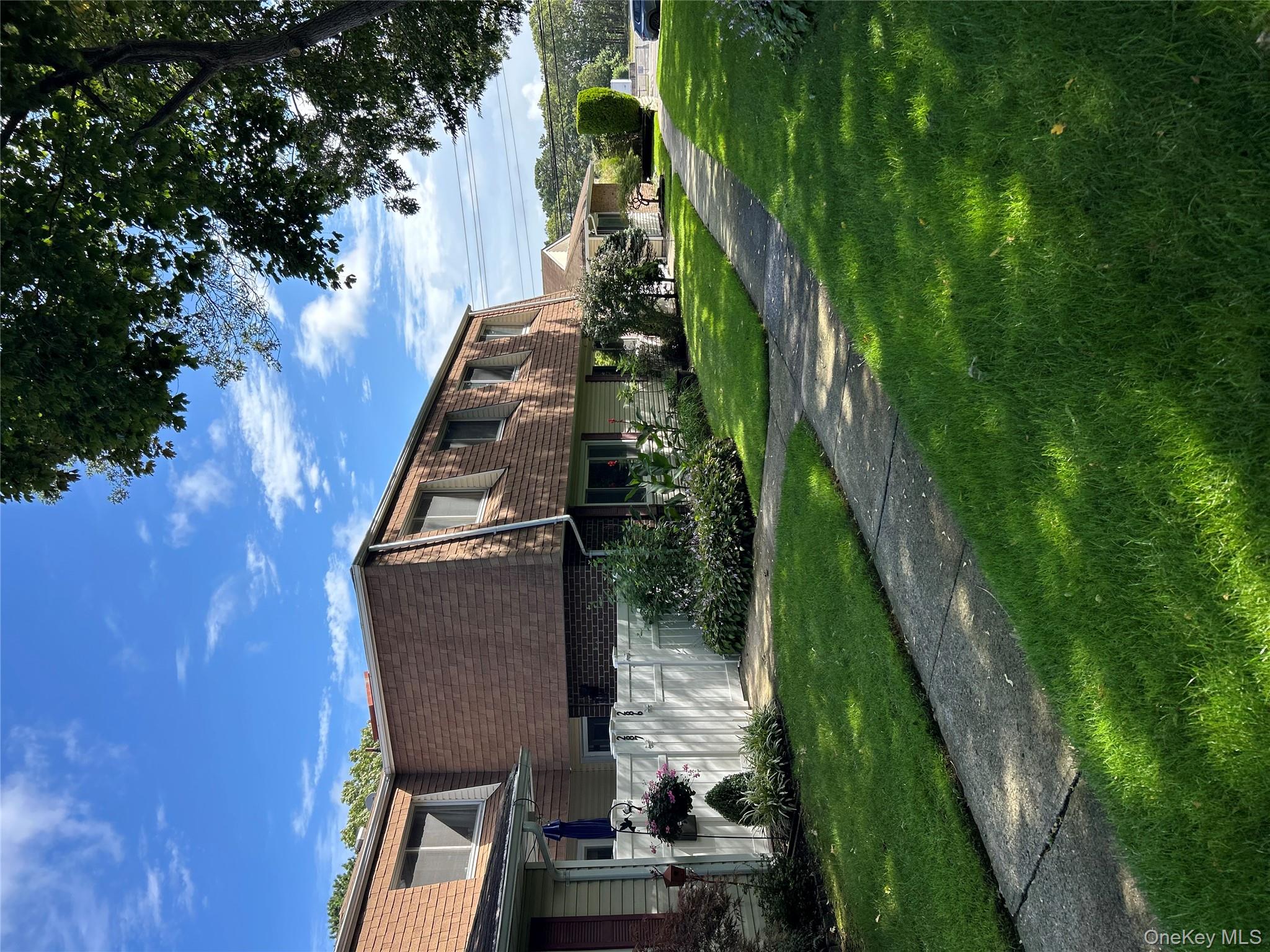 286 Storm Drive, Holtsville, NY 11742