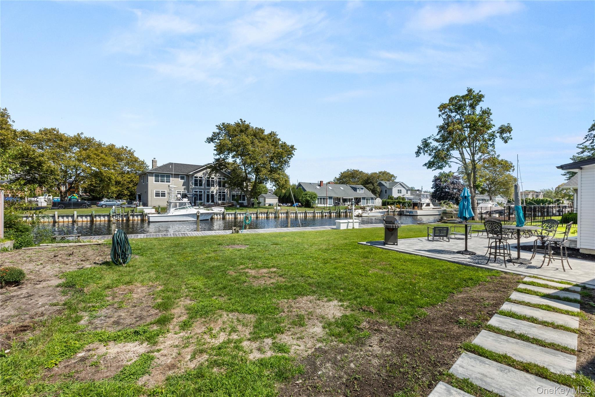 173 Tahlulah Lane, West Islip, NY 11795