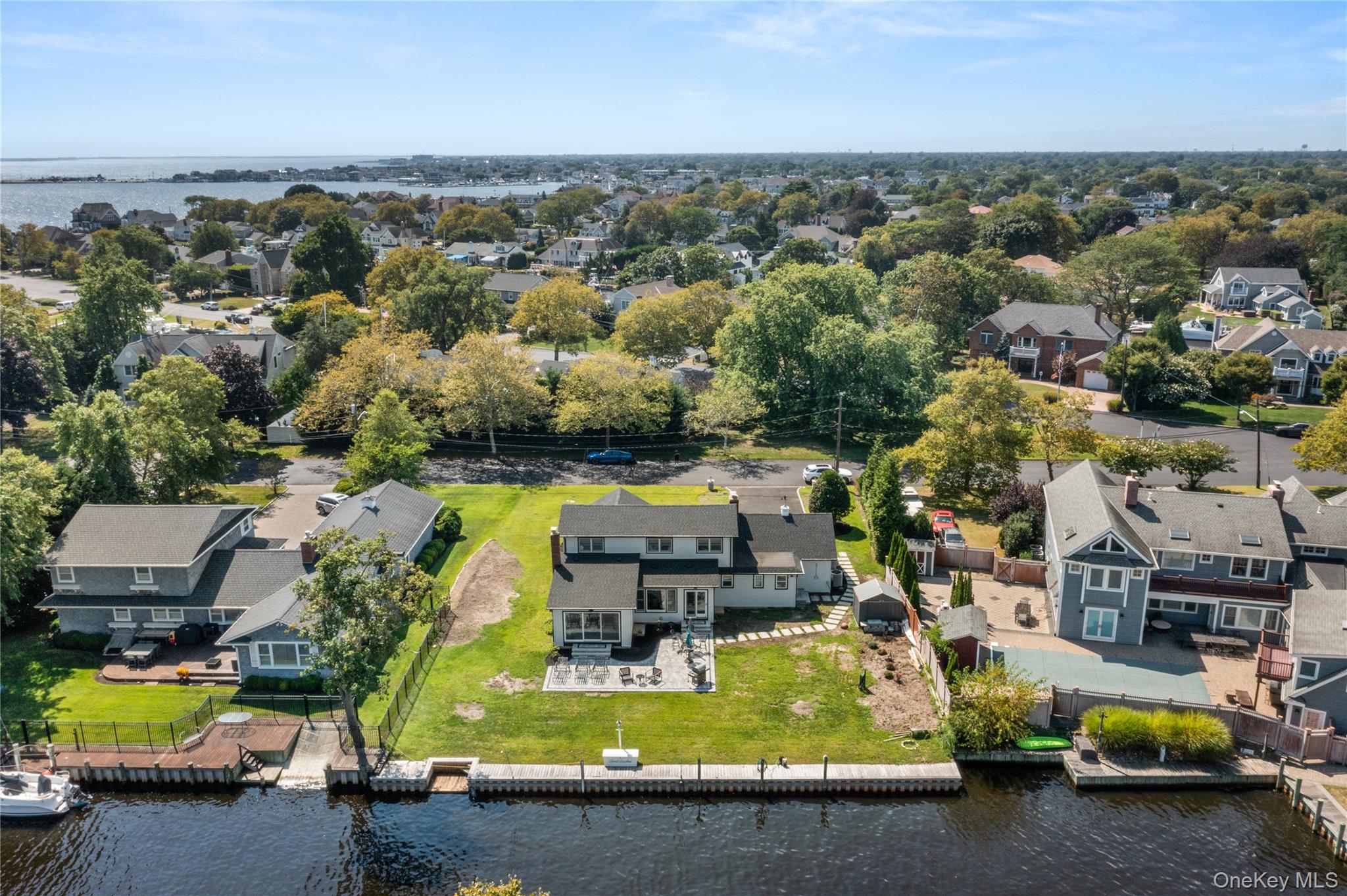 173 Tahlulah Lane, West Islip, NY 11795