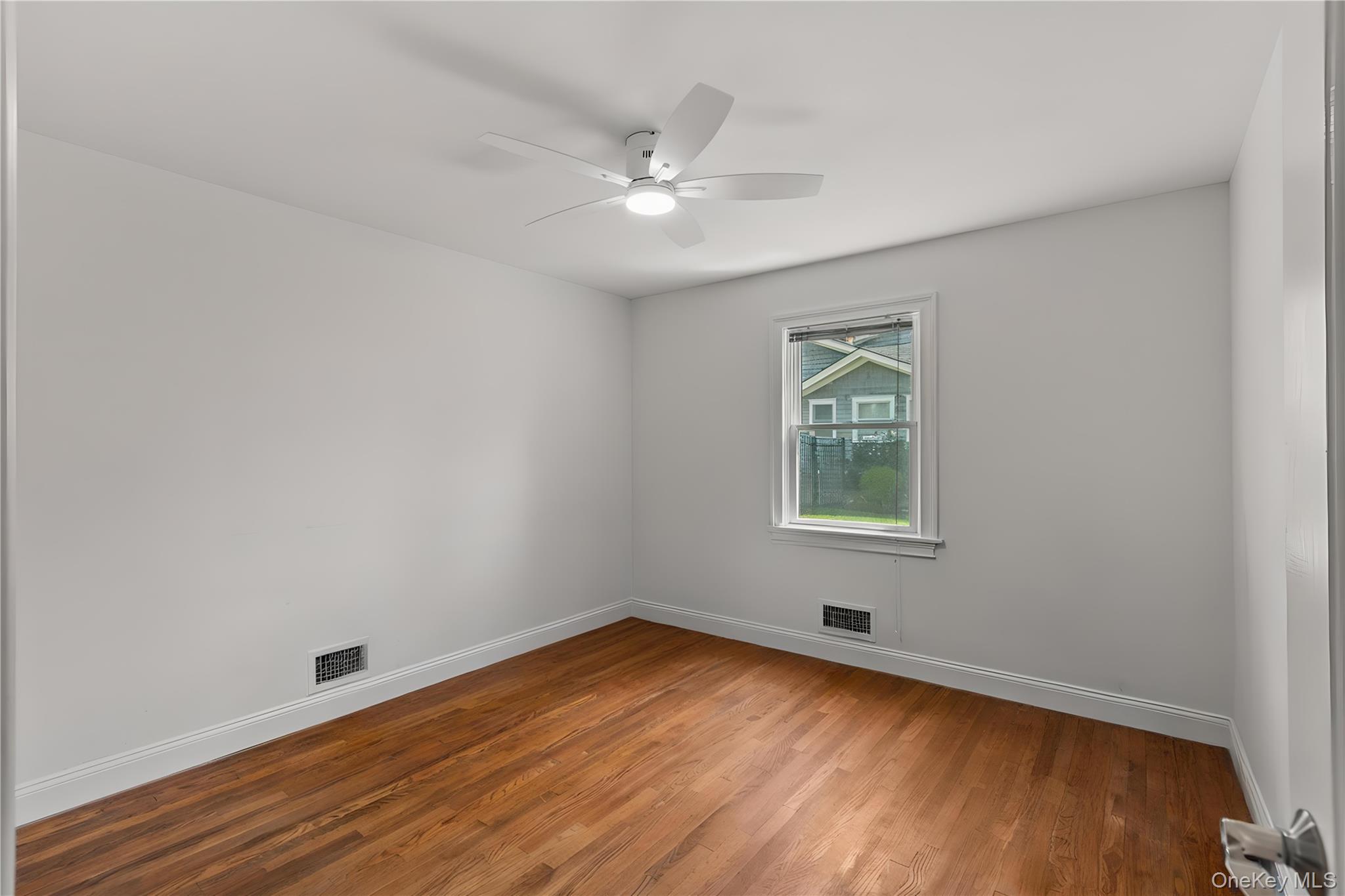 173 Tahlulah Lane, West Islip, NY 11795