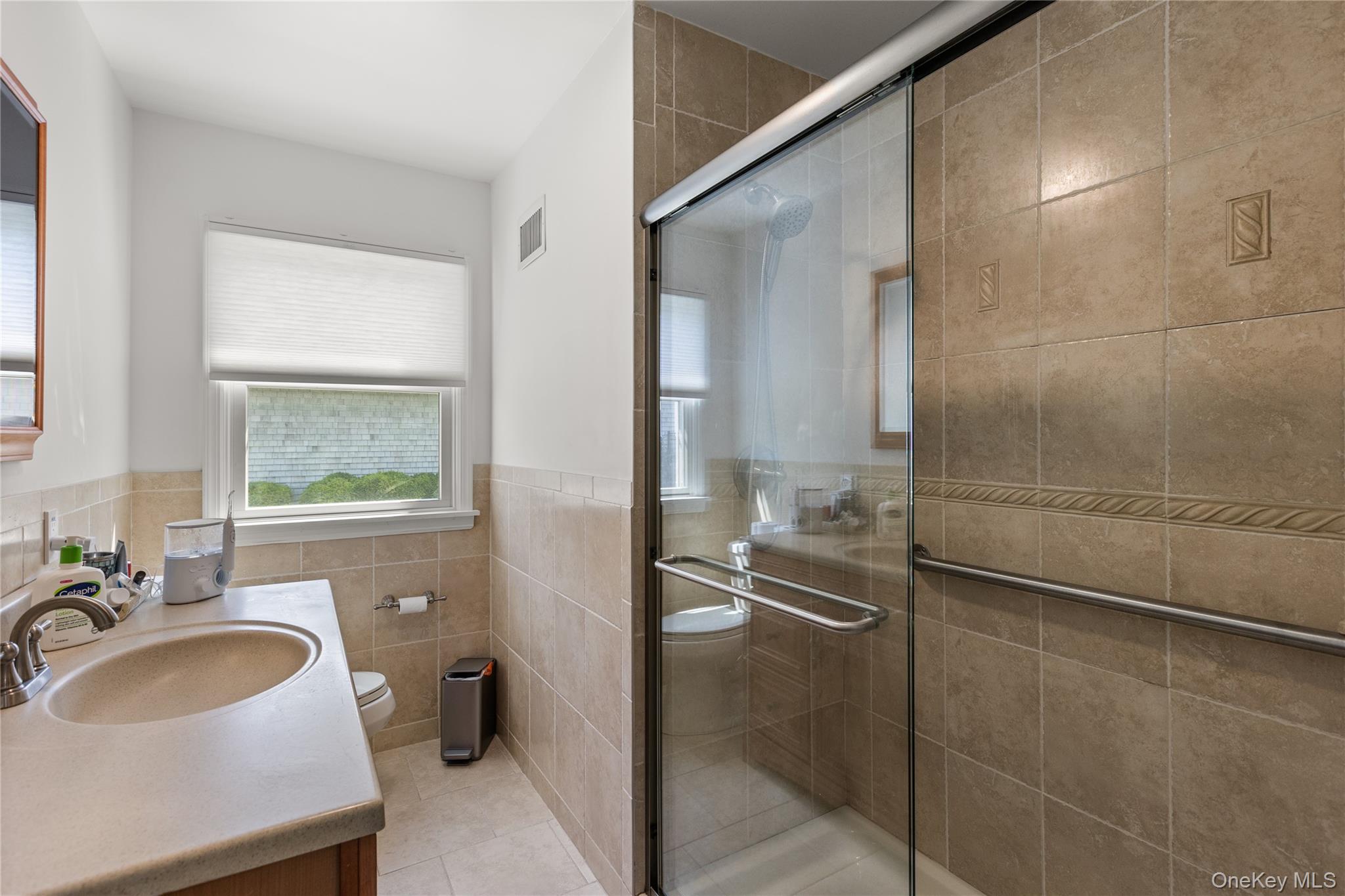 173 Tahlulah Lane, West Islip, NY 11795