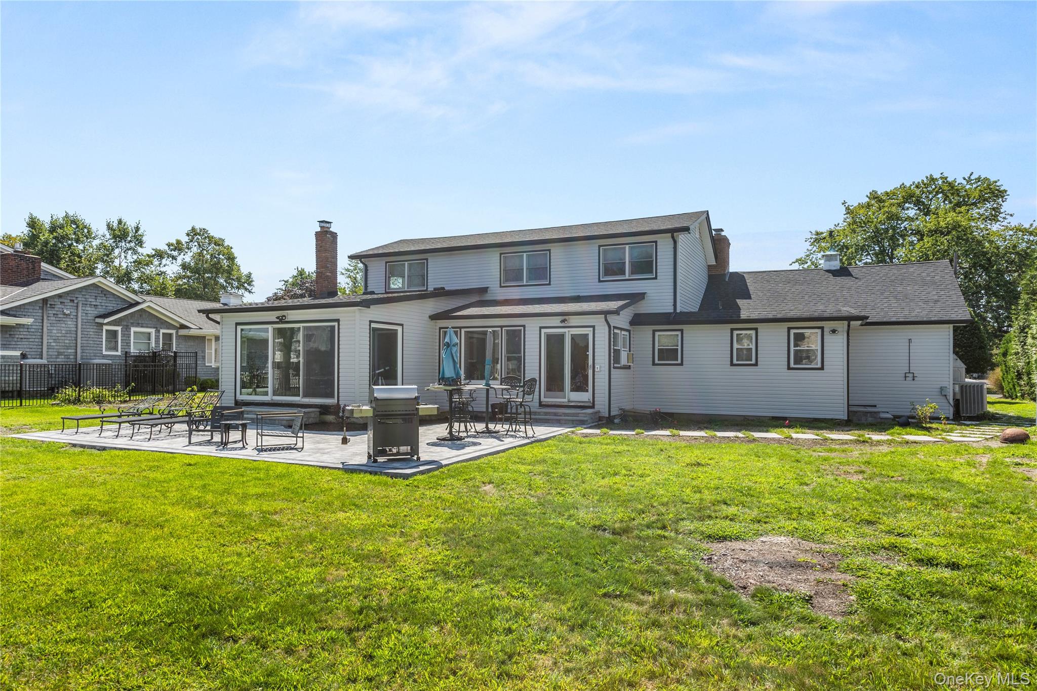 173 Tahlulah Lane, West Islip, NY 11795