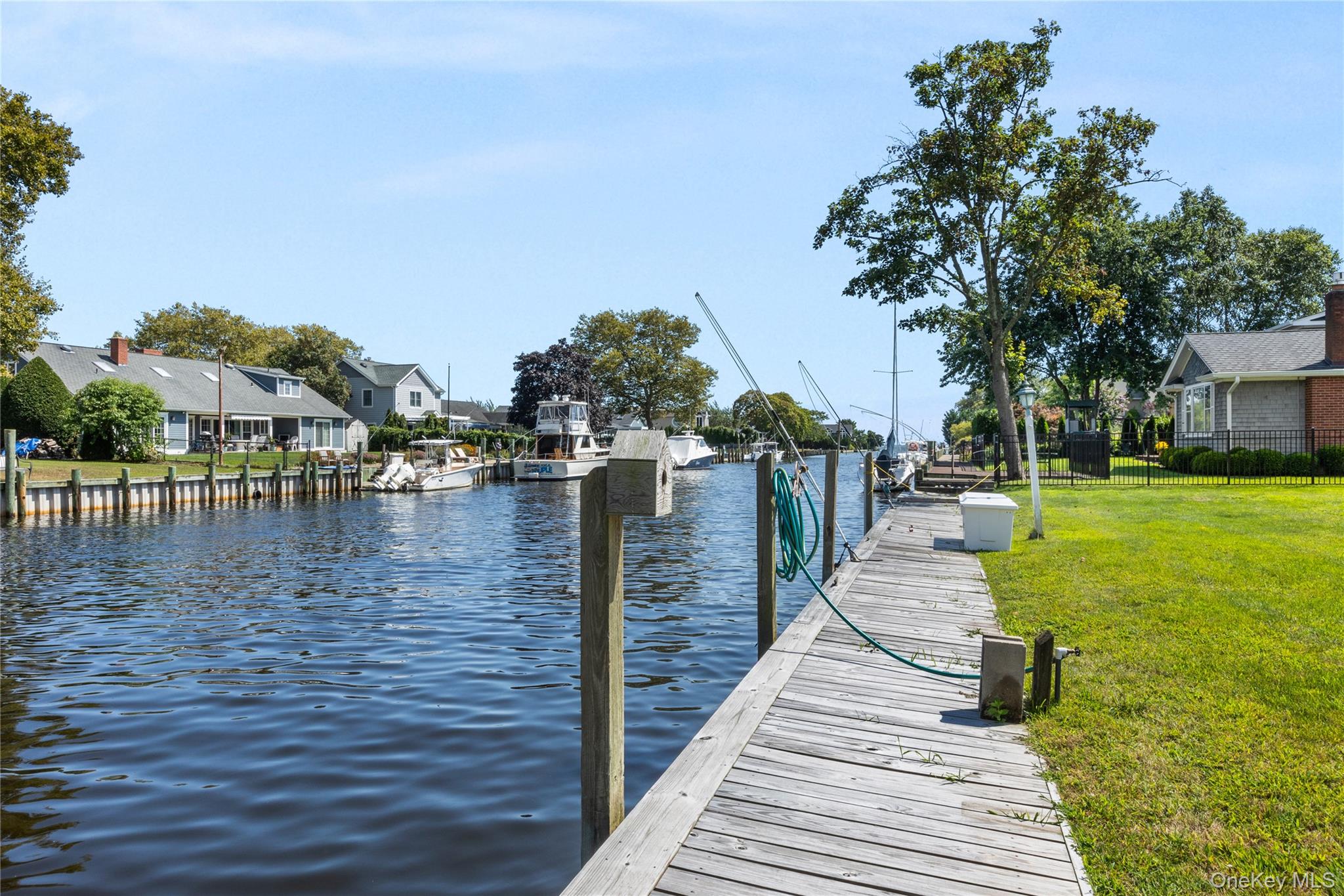 173 Tahlulah Lane, West Islip, NY 11795