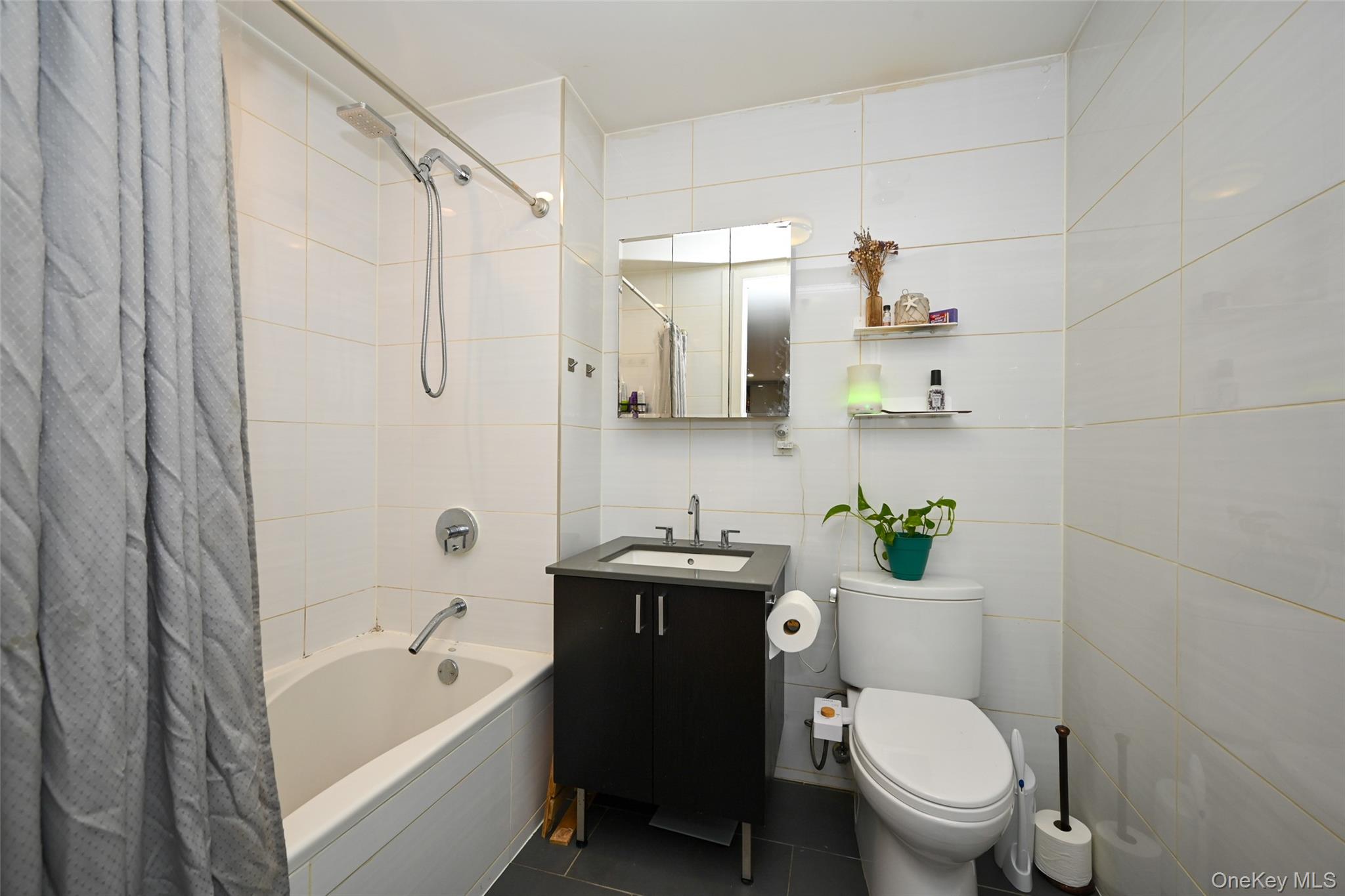 6334 Fresh Pond Road # 4G, Ridgewood, NY 11385