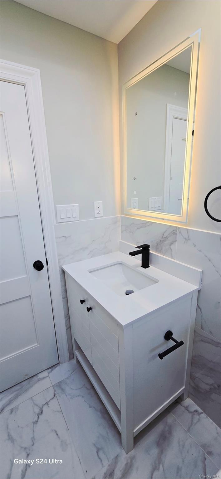 125 Burlington Avenue, Deer Park, NY 11729