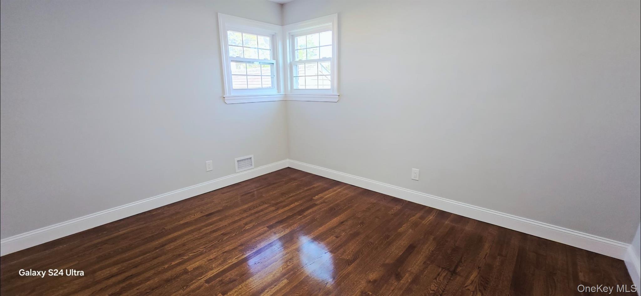 125 Burlington Avenue, Deer Park, NY 11729