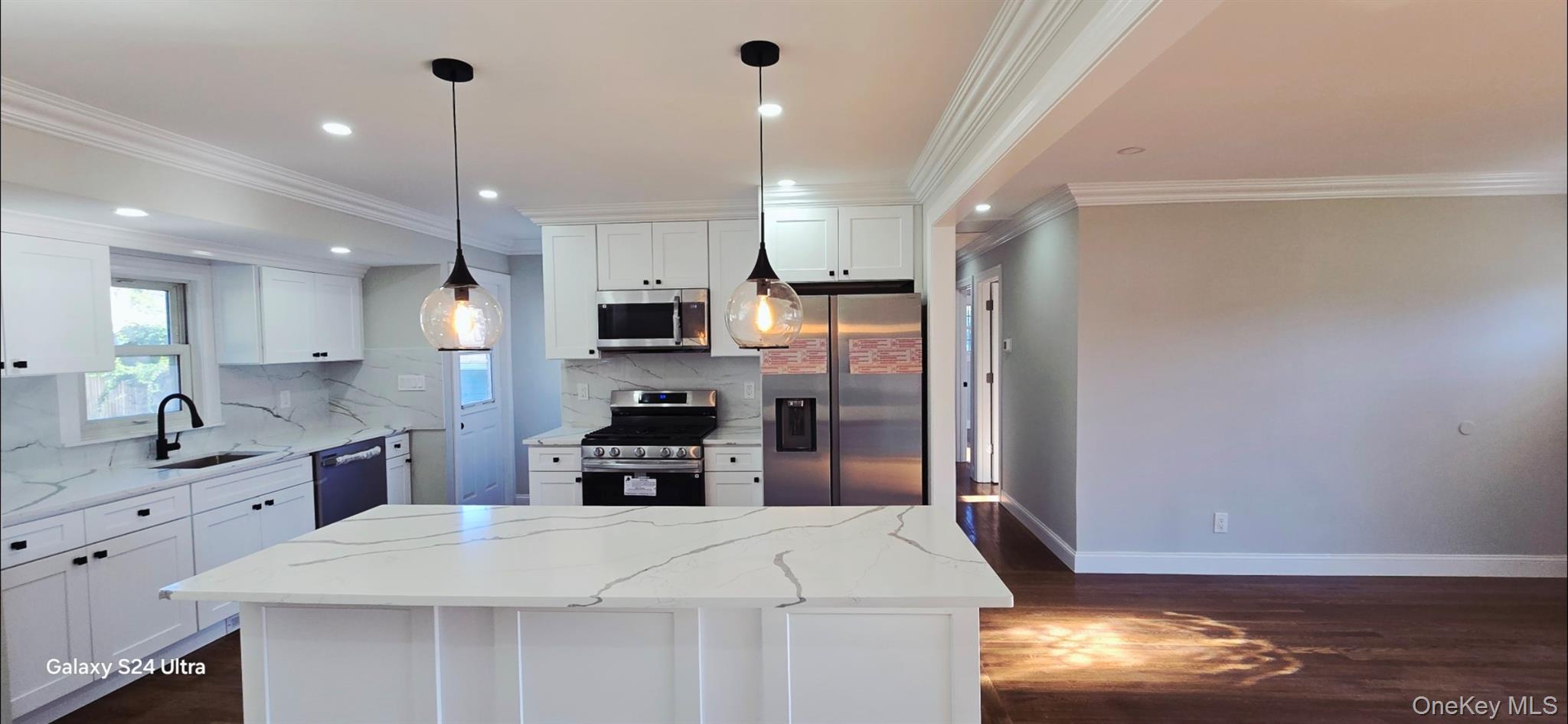 125 Burlington Avenue, Deer Park, NY 11729