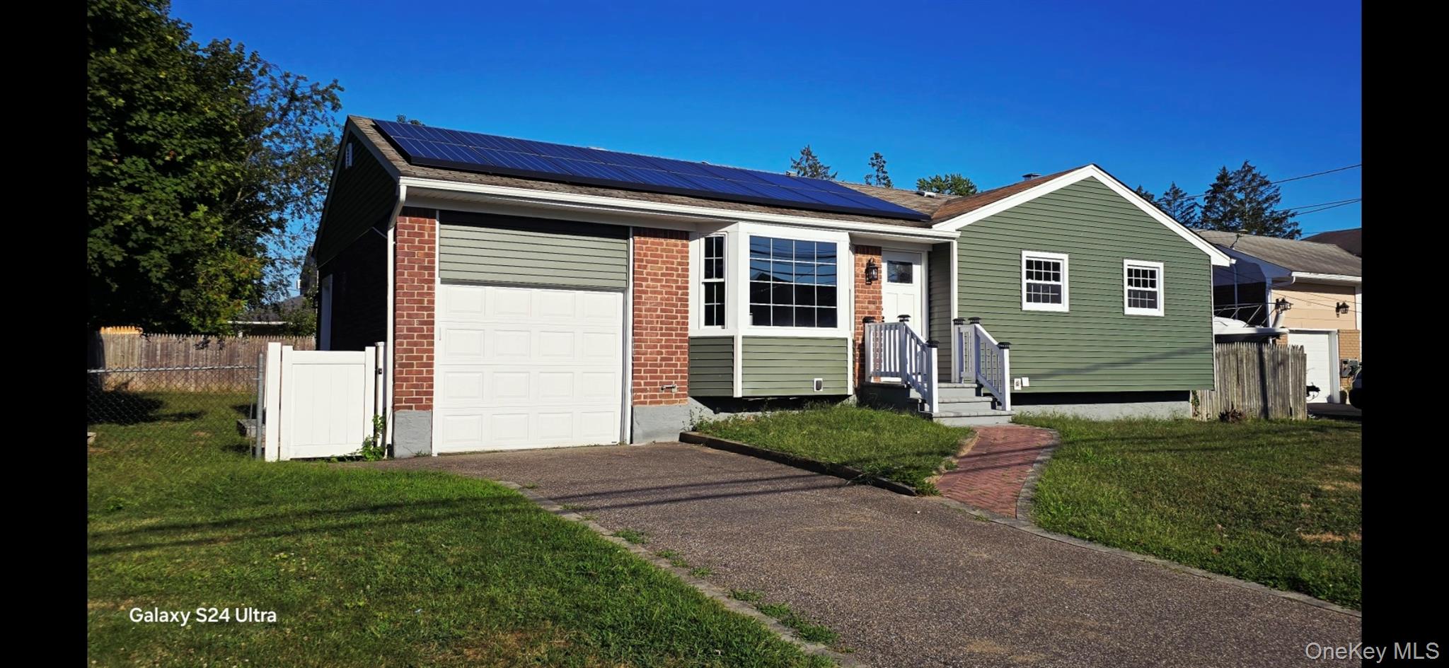 125 Burlington Avenue, Deer Park, NY 11729