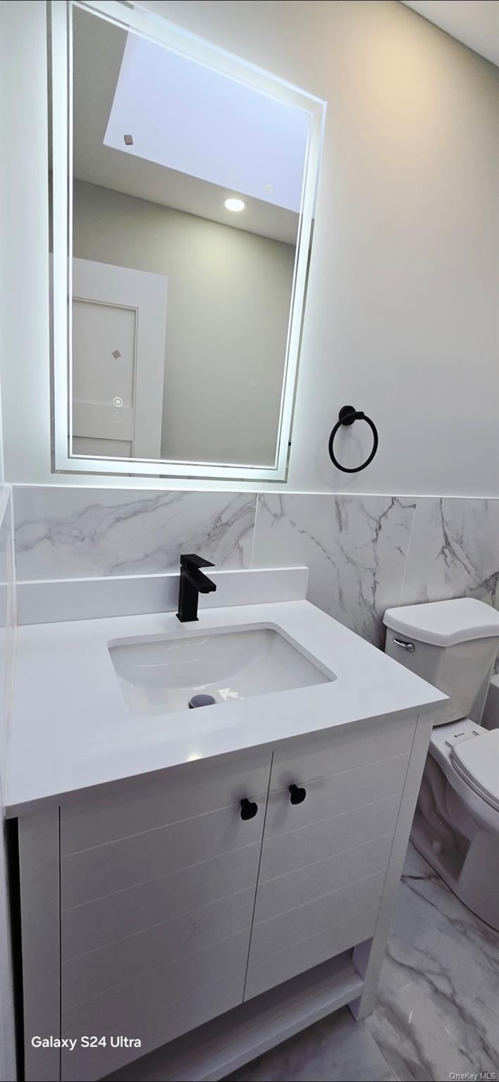 125 Burlington Avenue, Deer Park, NY 11729