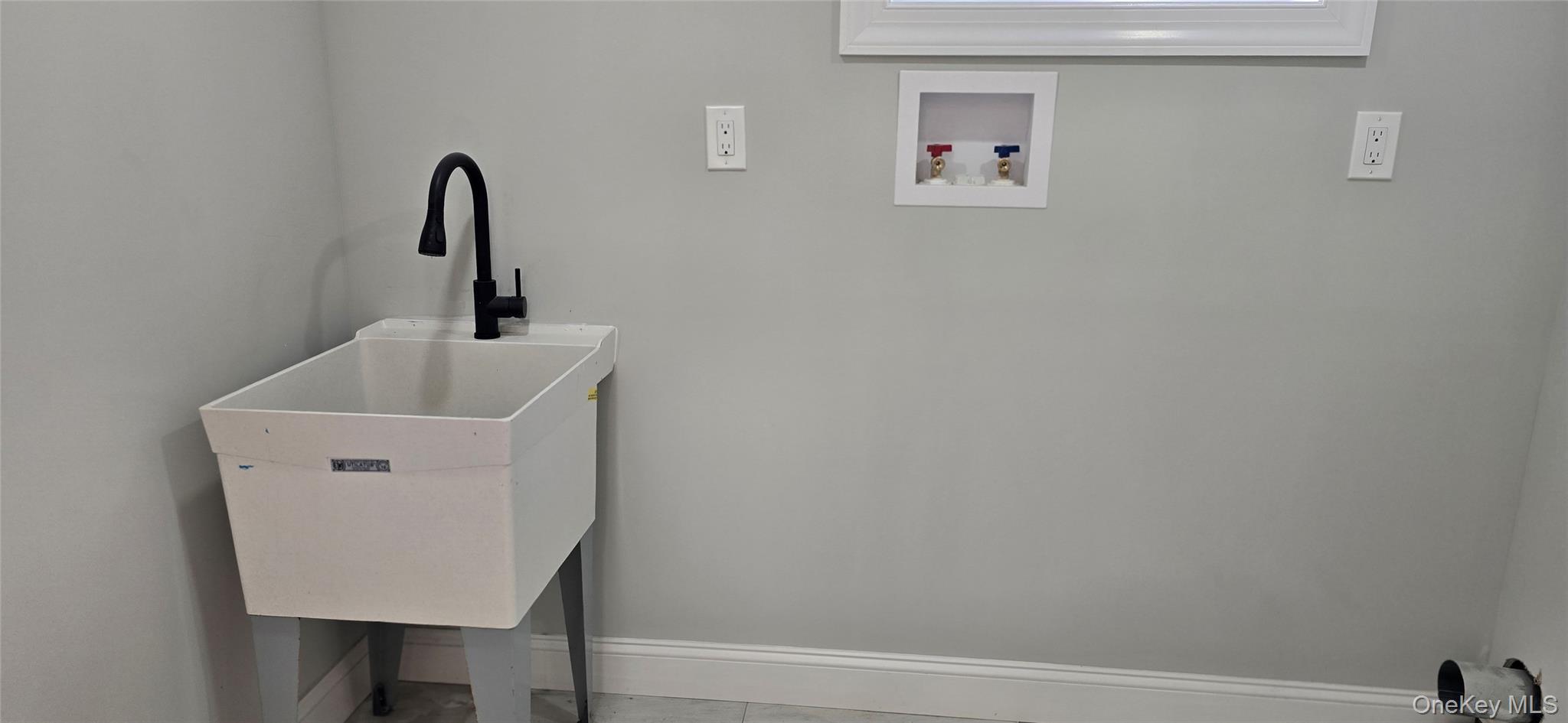 125 Burlington Avenue, Deer Park, NY 11729