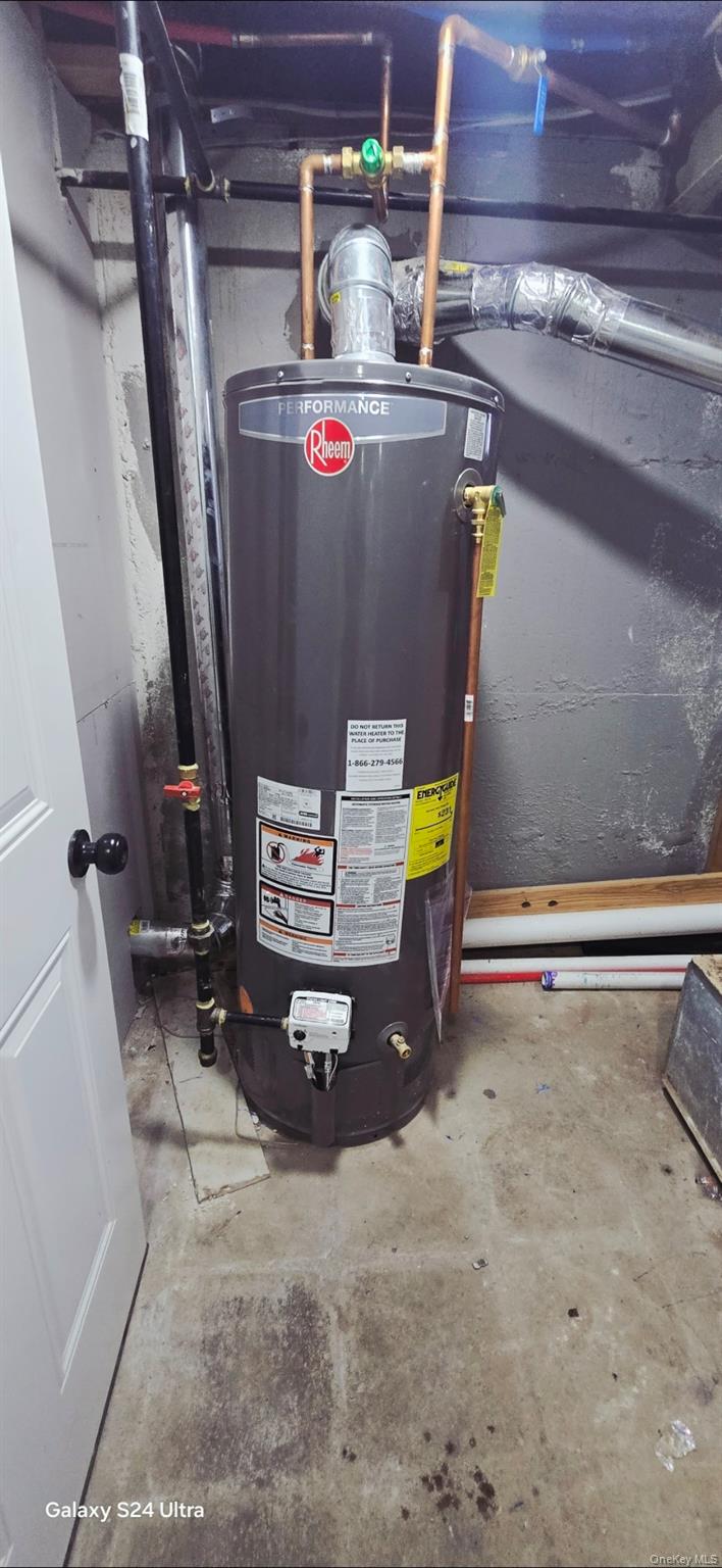 125 Burlington Avenue, Deer Park, NY 11729