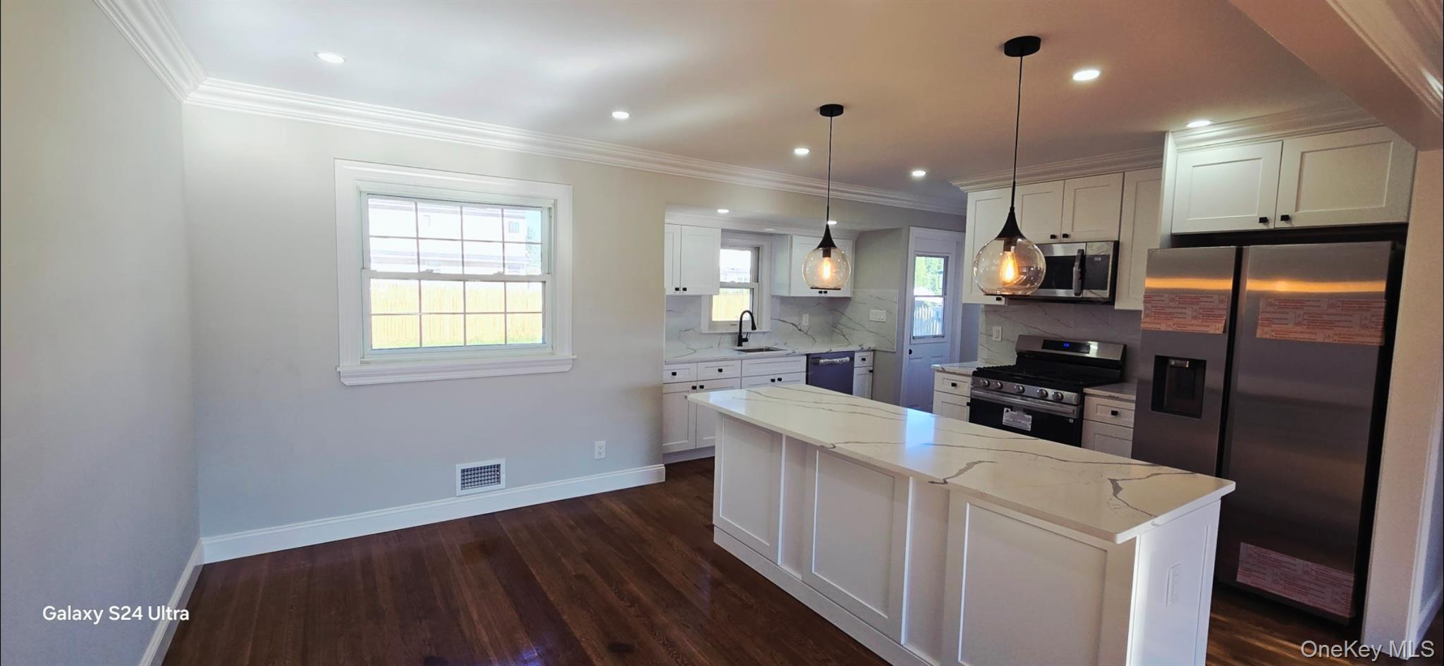 125 Burlington Avenue, Deer Park, NY 11729