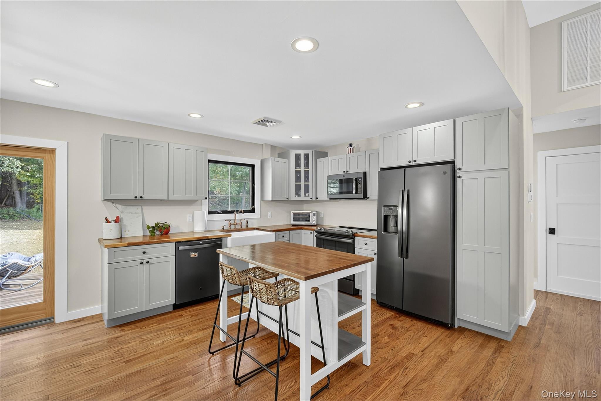 58 Cole Road, Pleasant Valley, NY 12569