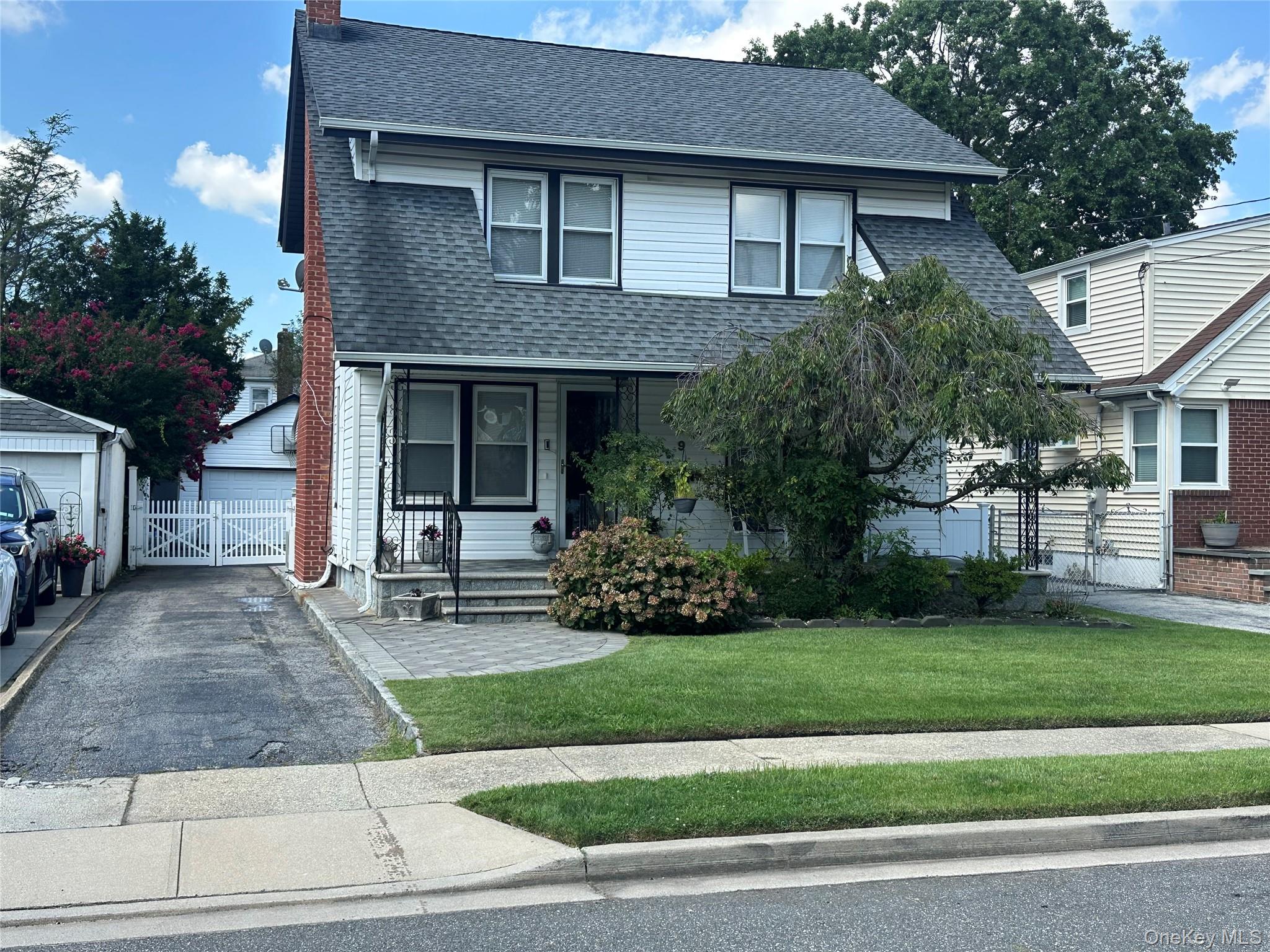 9 Christabel Street, Lynbrook, NY 11563