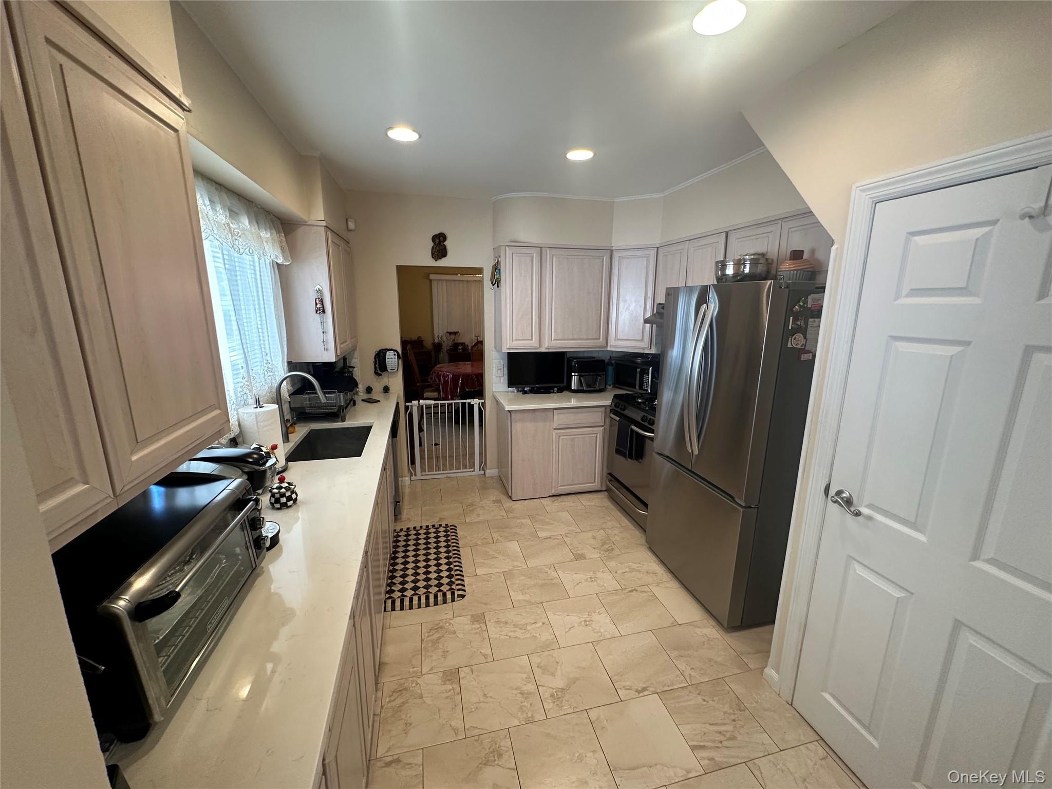 9 Christabel Street, Lynbrook, NY 11563