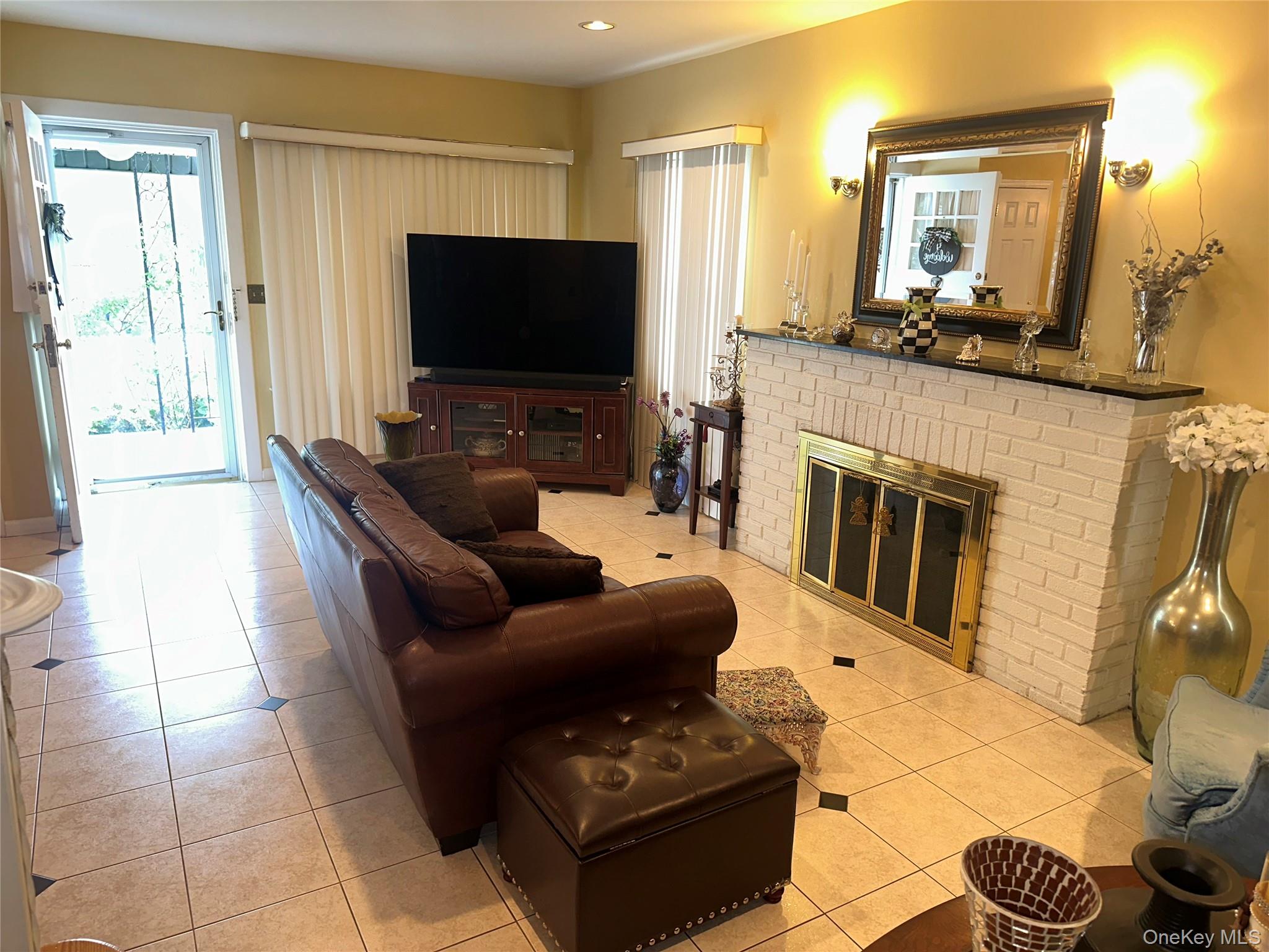 9 Christabel Street, Lynbrook, NY 11563