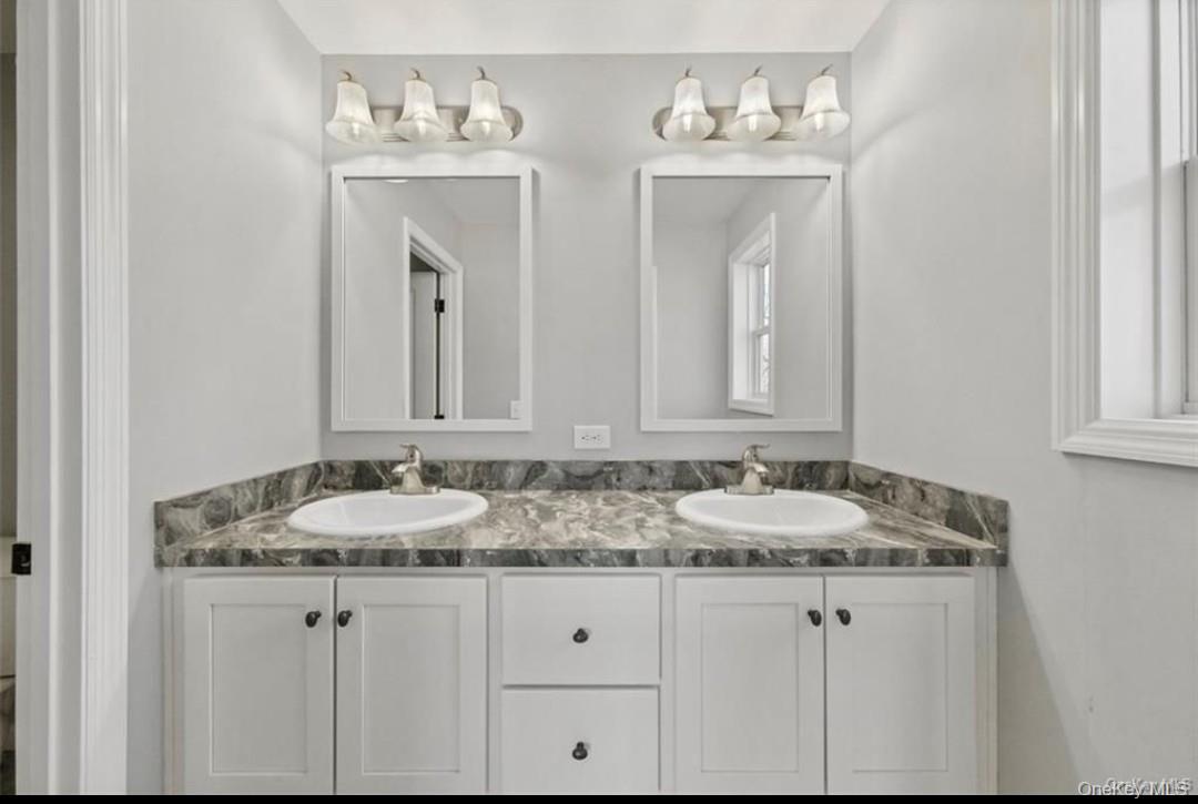 17 Chestnut Street, Stony Point, NY 10980