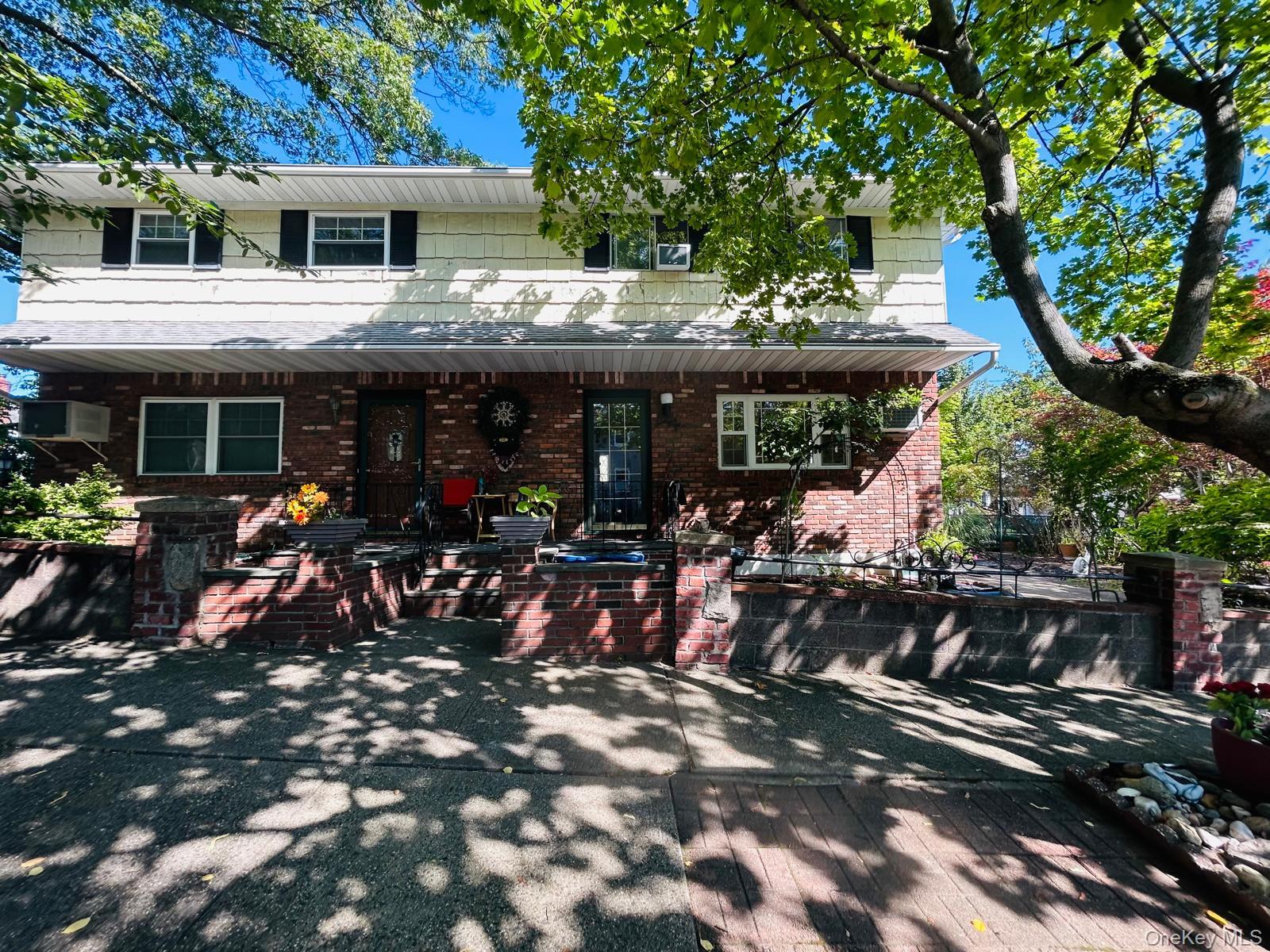 41 cambridge Avenue, Port Washington, NY 11050