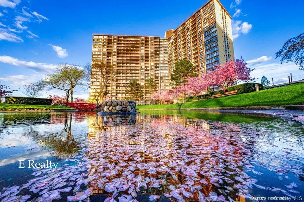 2 Bay Club Drive # 17H, Bayside, NY 11360