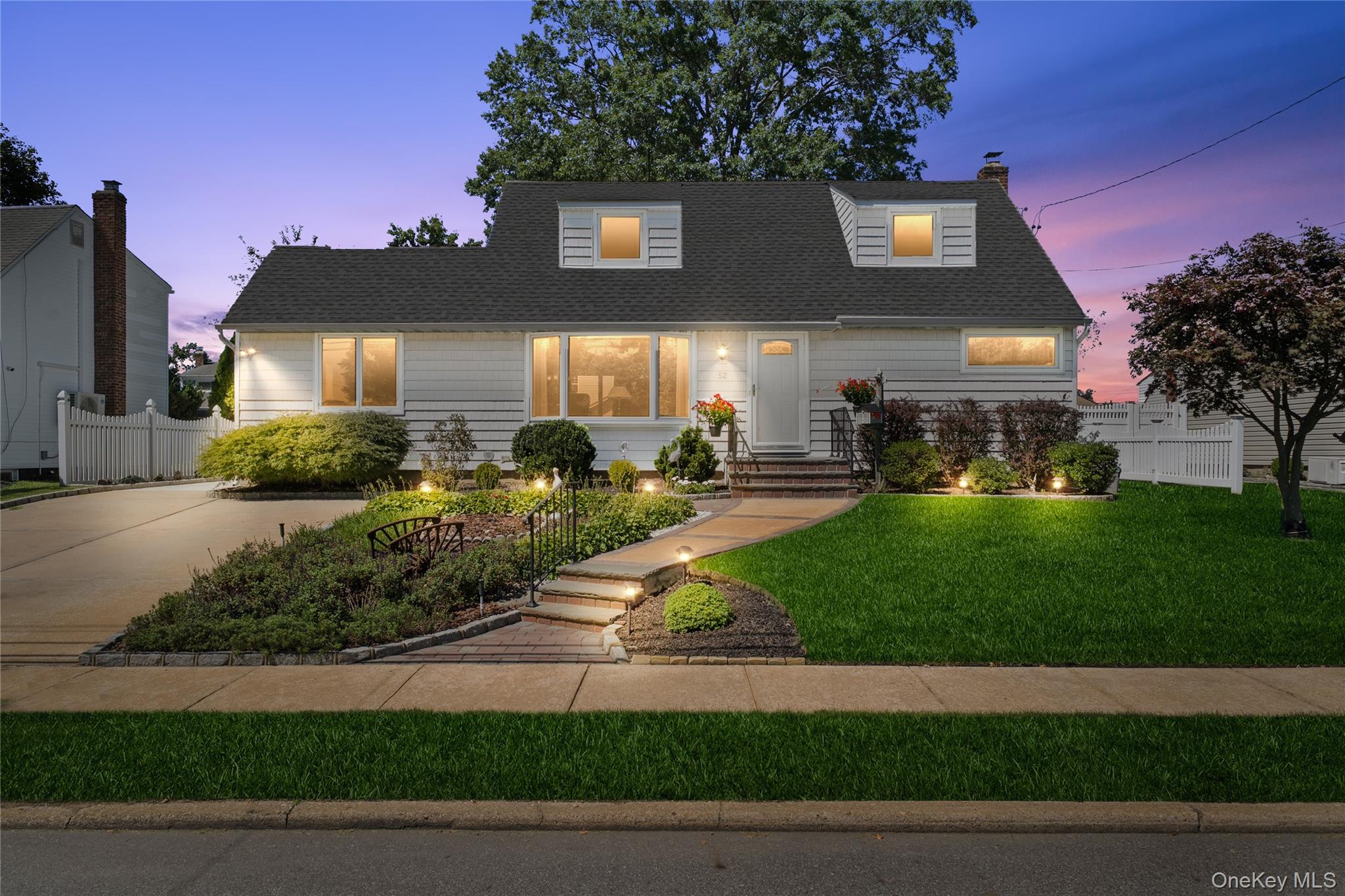 52 Westwood Road S, Massapequa Park, NY 11762