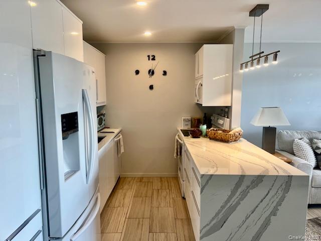 35 Library Avenue # 6J, Westhampton Beach, NY 11978