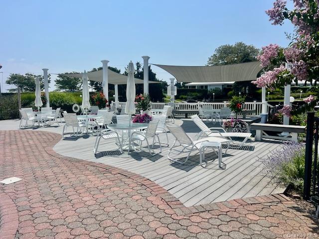 35 Library Avenue # 6J, Westhampton Beach, NY 11978