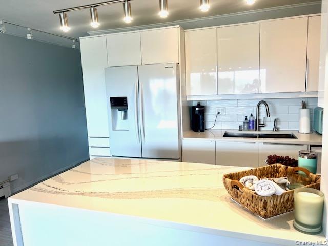 35 Library Avenue # 6J, Westhampton Beach, NY 11978