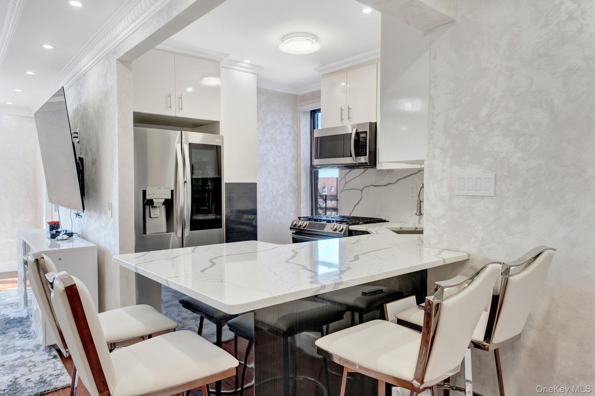 139-21 85th Drive # 5B, Briarwood, NY 11435