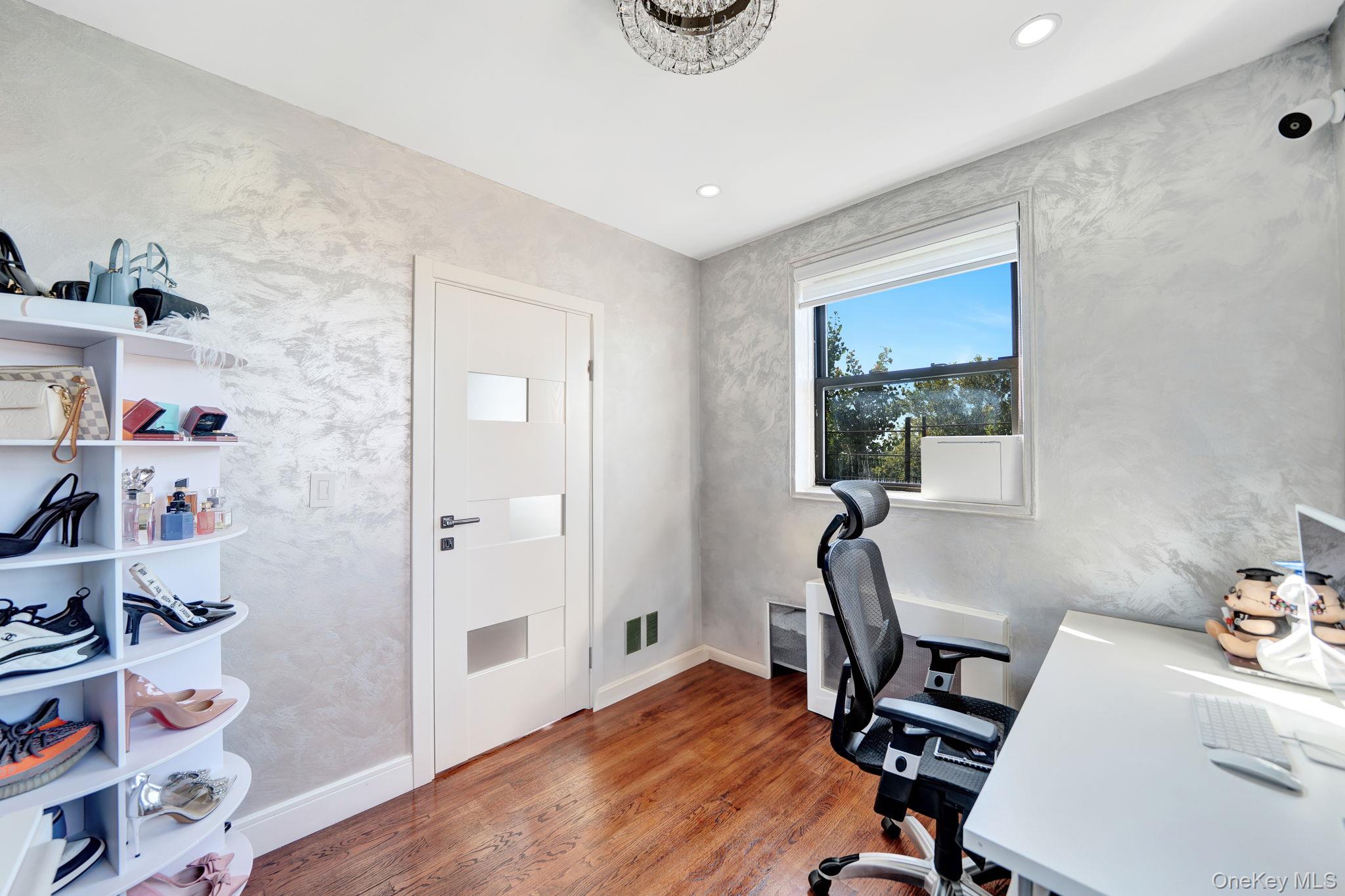 139-21 85th Drive # 5B, Briarwood, NY 11435