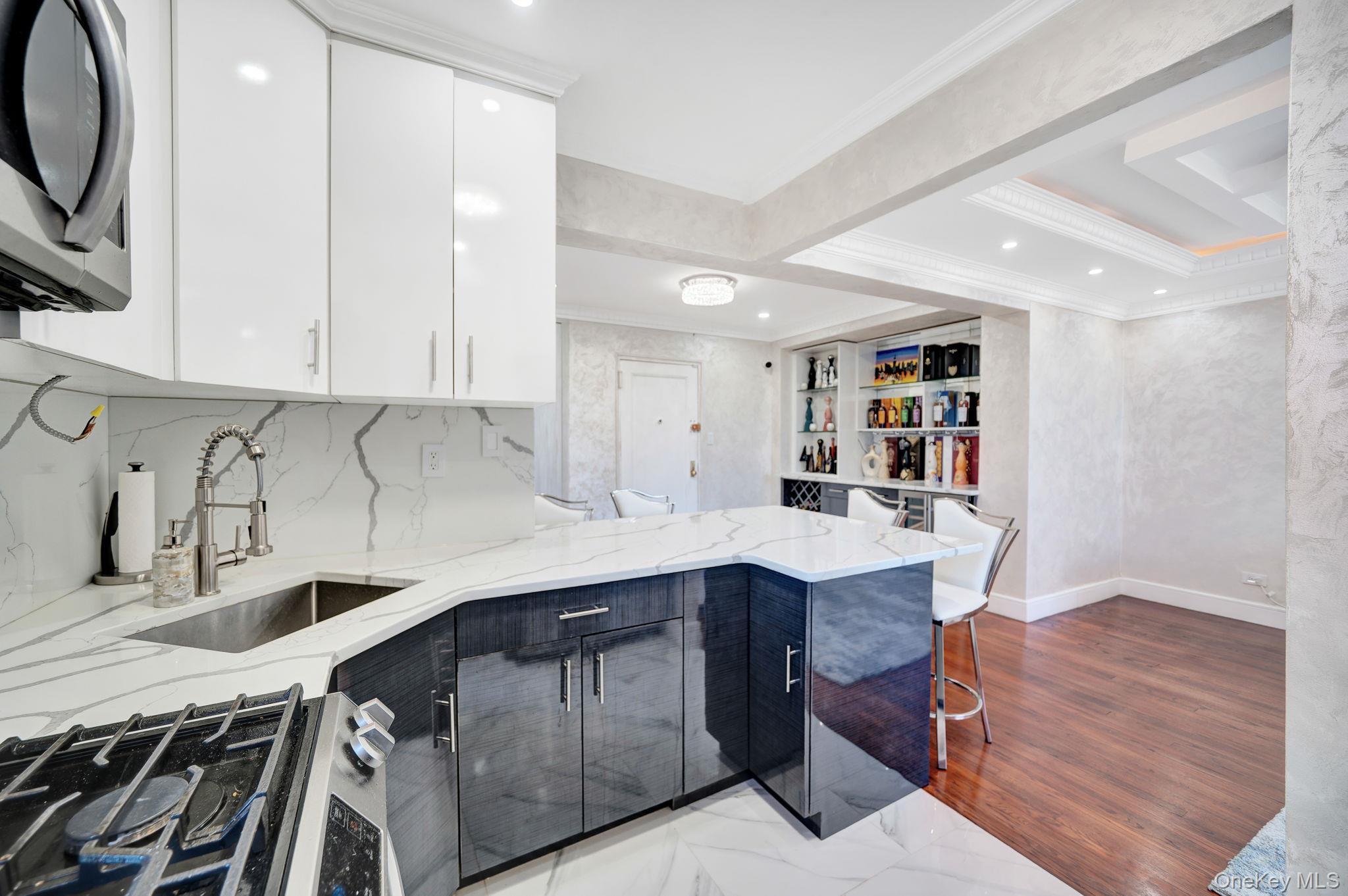 139-21 85th Drive # 5B, Briarwood, NY 11435