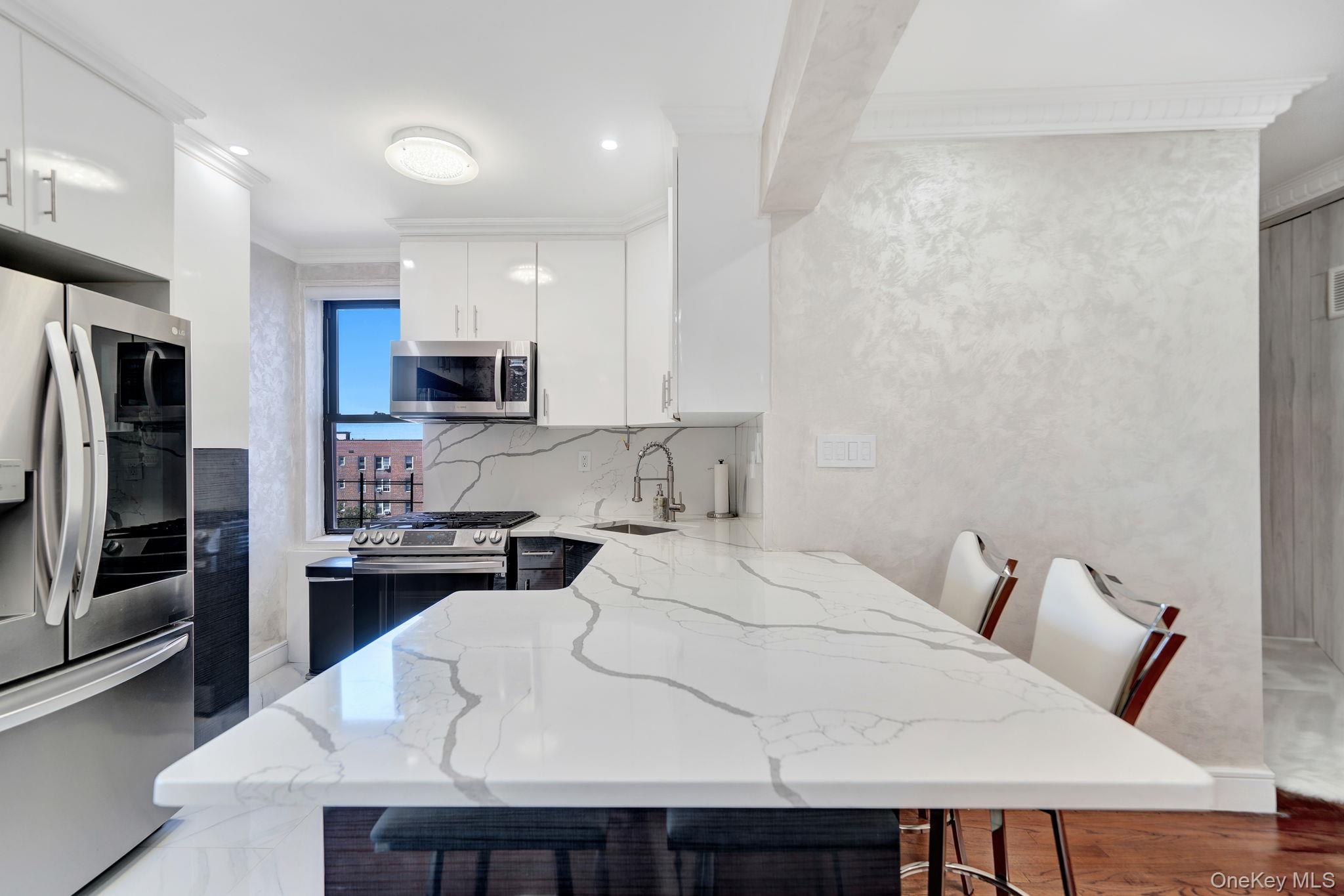 139-21 85th Drive # 5B, Briarwood, NY 11435