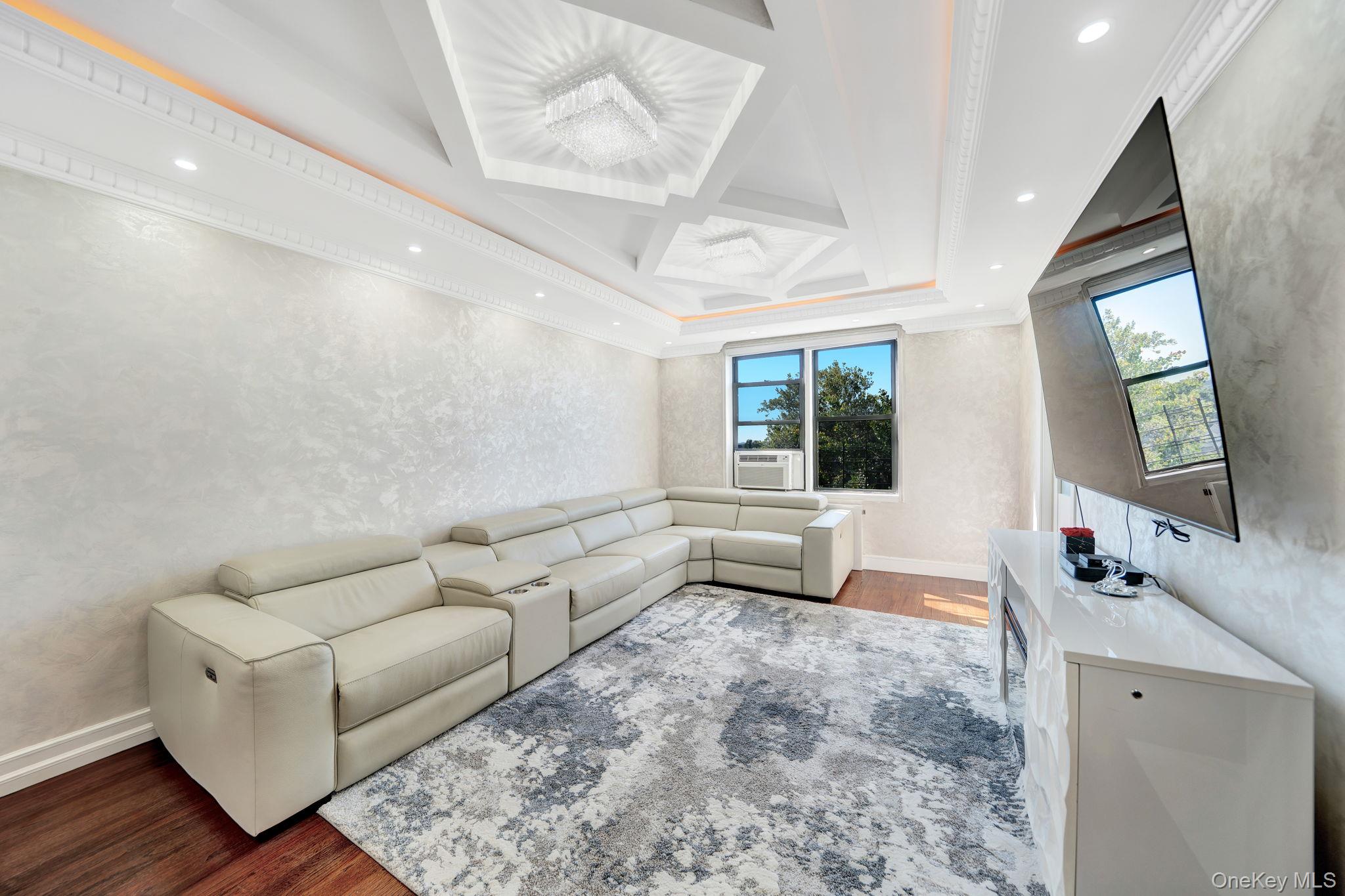 139-21 85th Drive # 5B, Briarwood, NY 11435