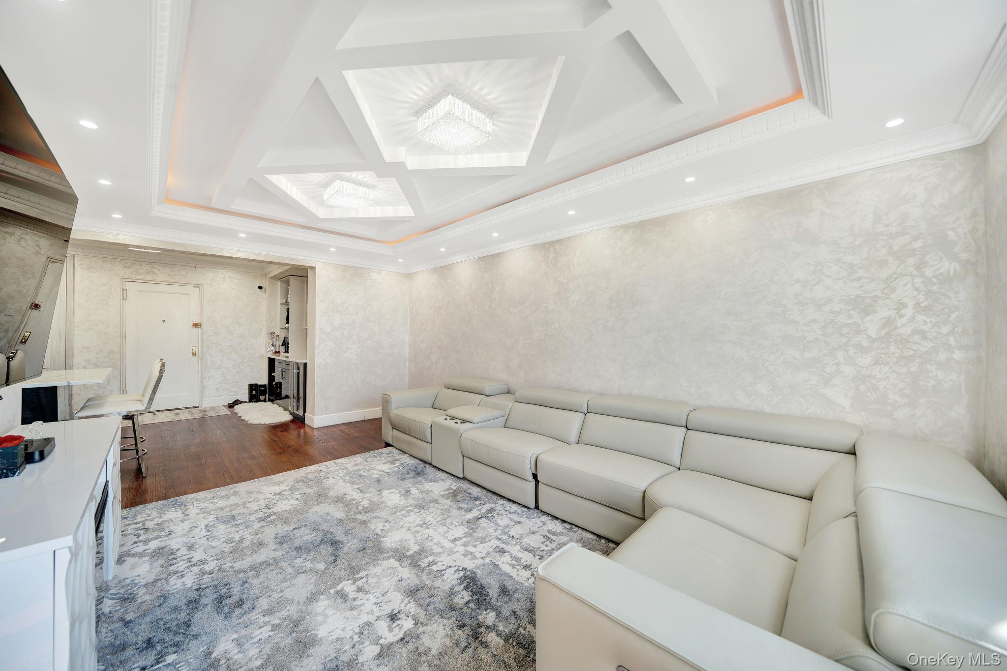 139-21 85th Drive # 5B, Briarwood, NY 11435