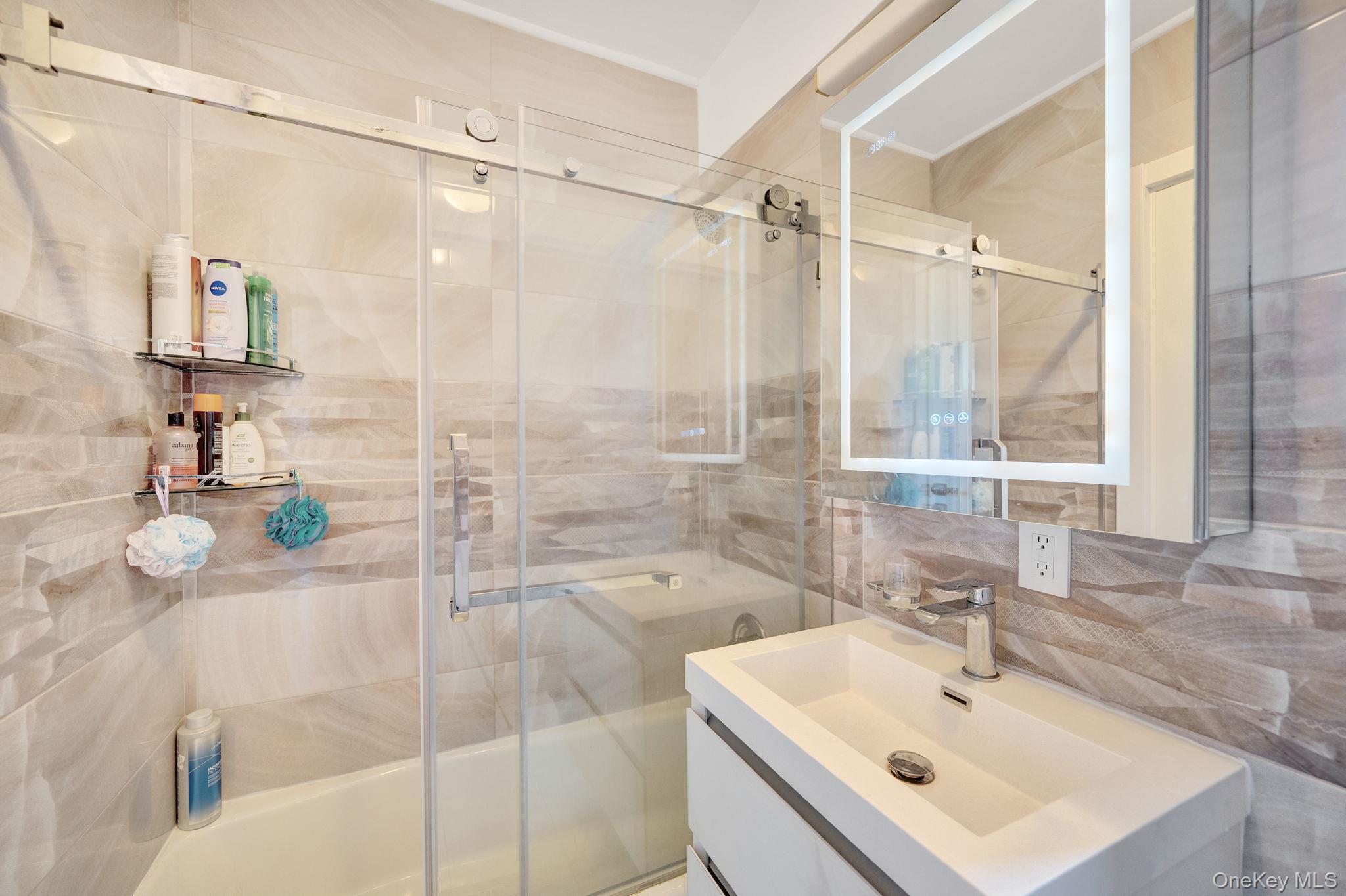 139-21 85th Drive # 5B, Briarwood, NY 11435