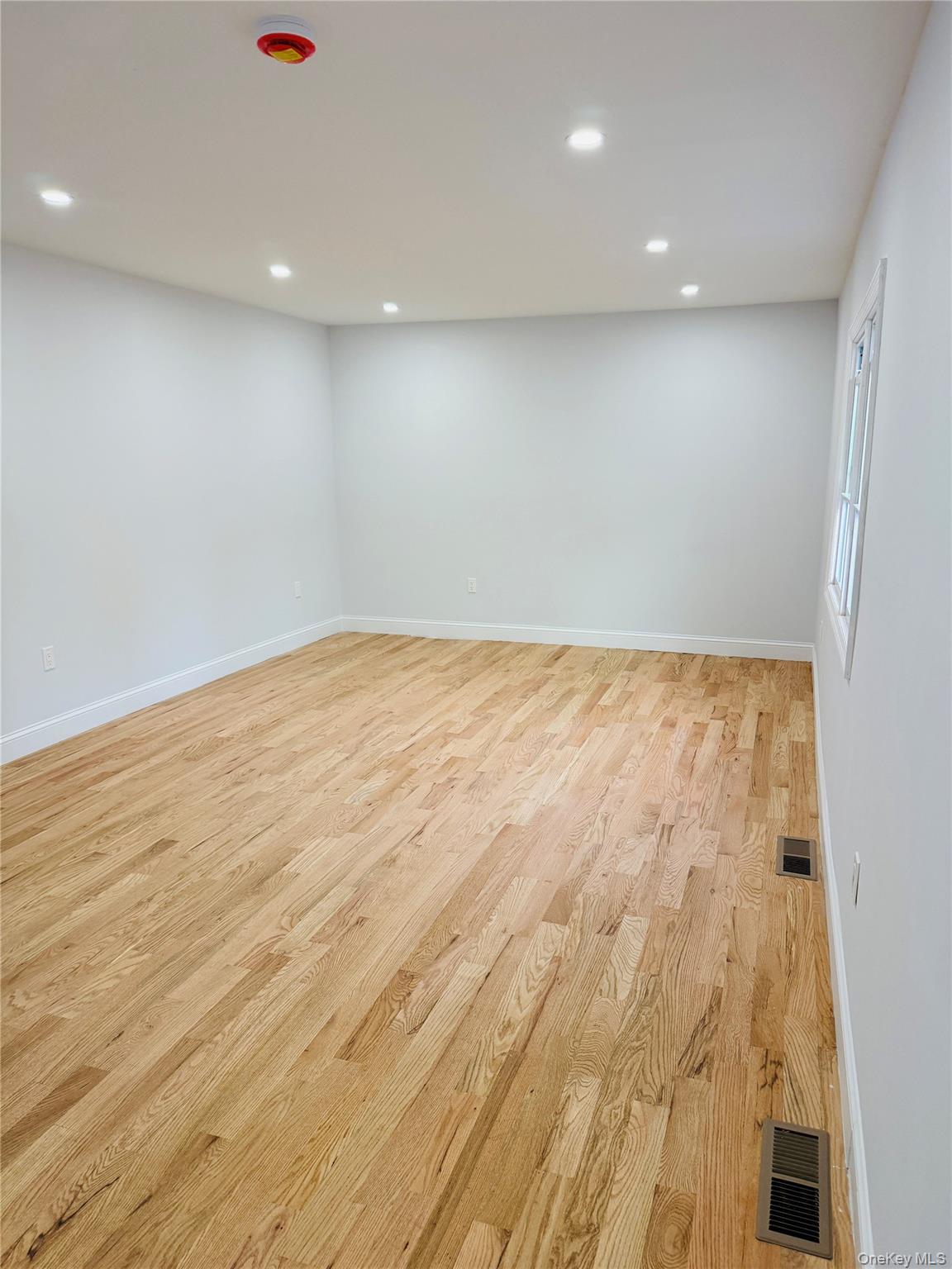 70 Morris Avenue, Malverne, NY 11565