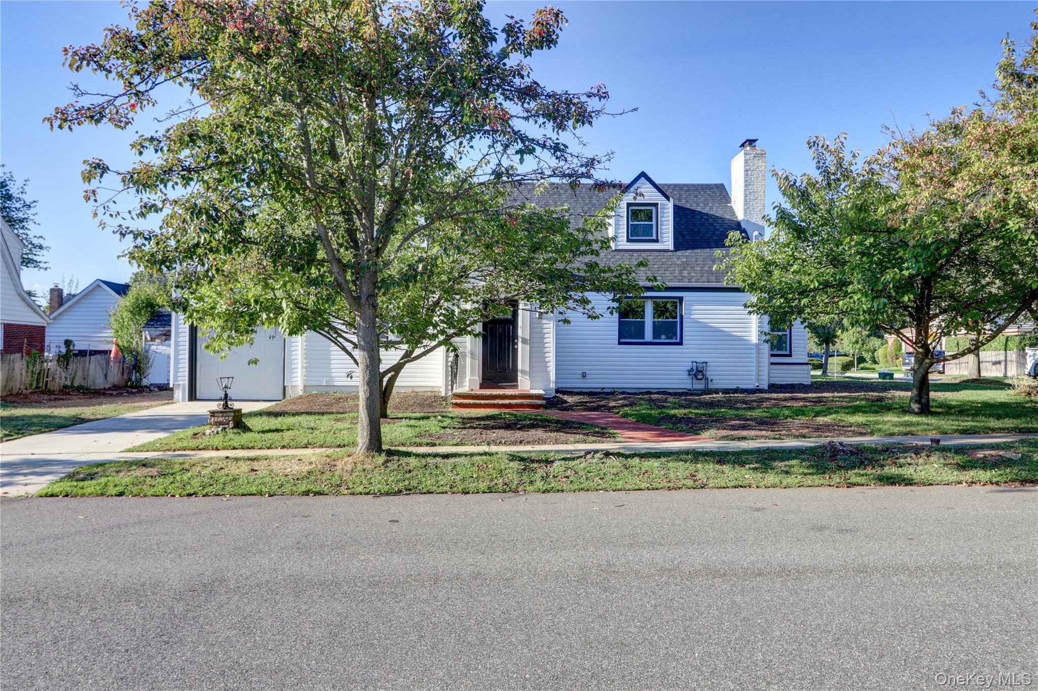 70 Morris Avenue, Malverne, NY 11565