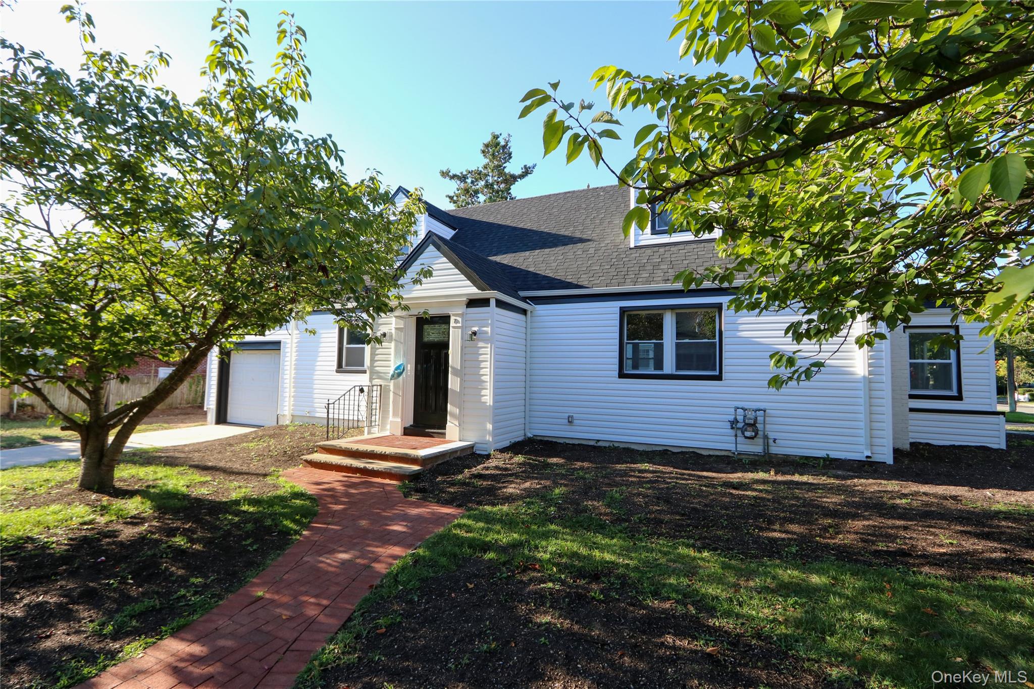 70 Morris Avenue, Malverne, NY 11565